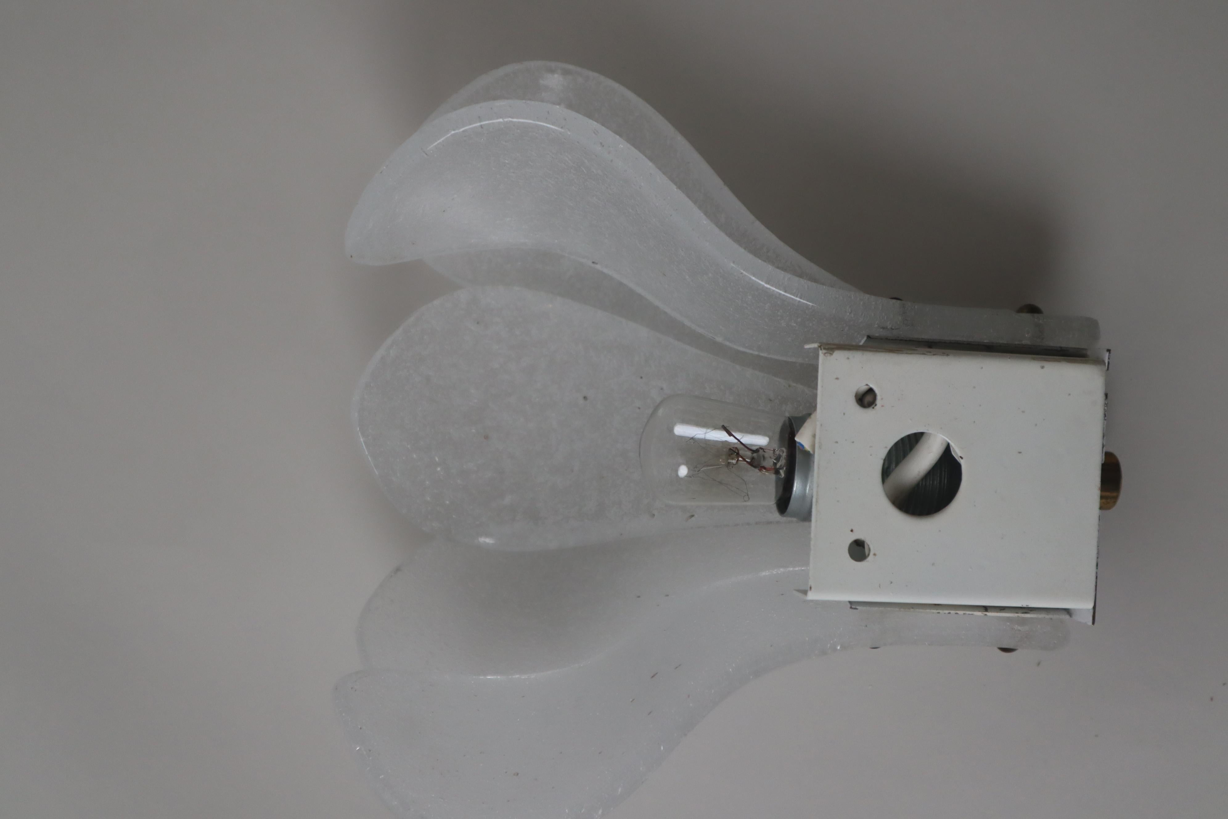 Mid-20th Century Small wall light hand blown ice glass from Kalmar, Germany 1960s For Sale
