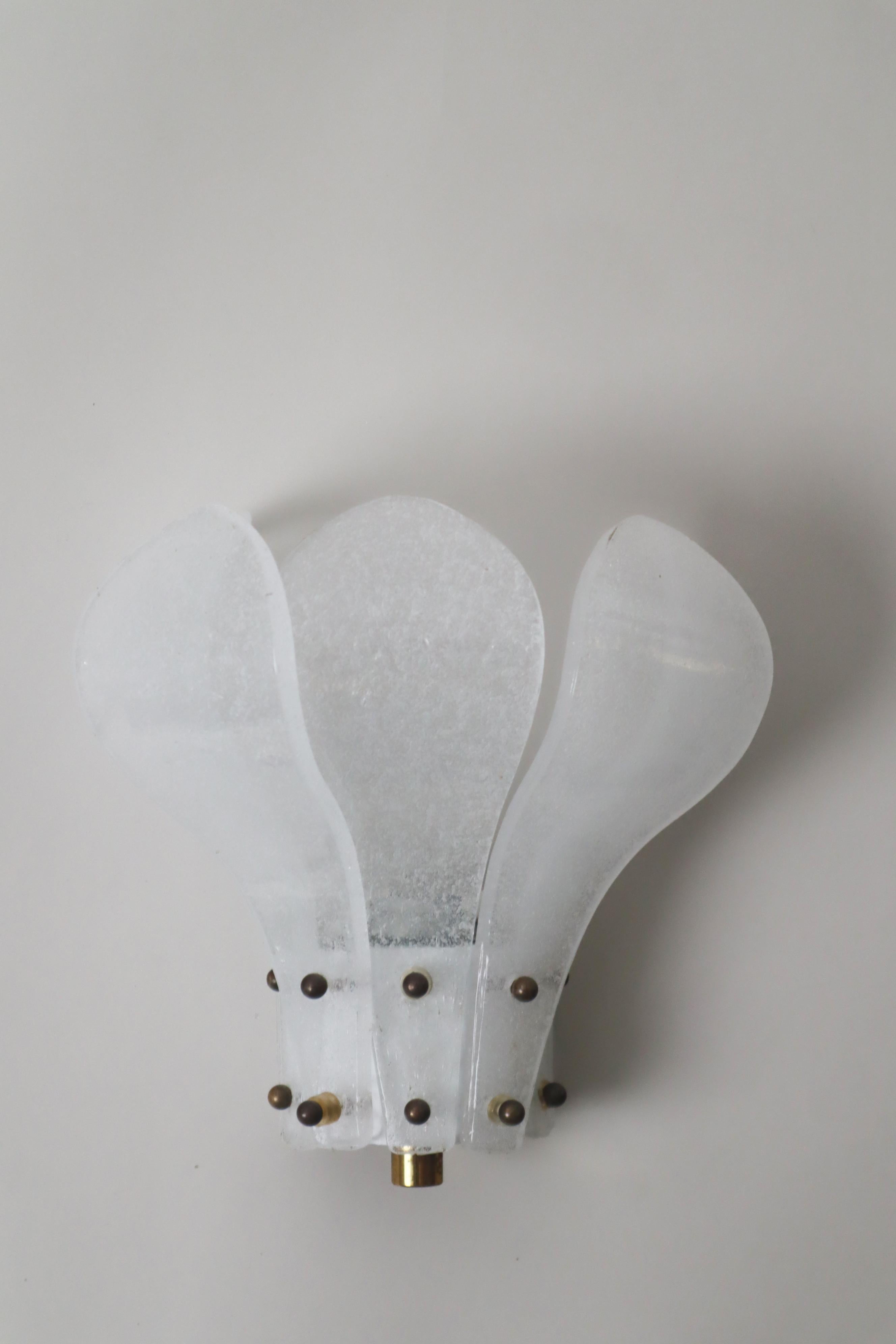 Small wall light hand blown ice glass from Kalmar, Germany 1960s For Sale 1