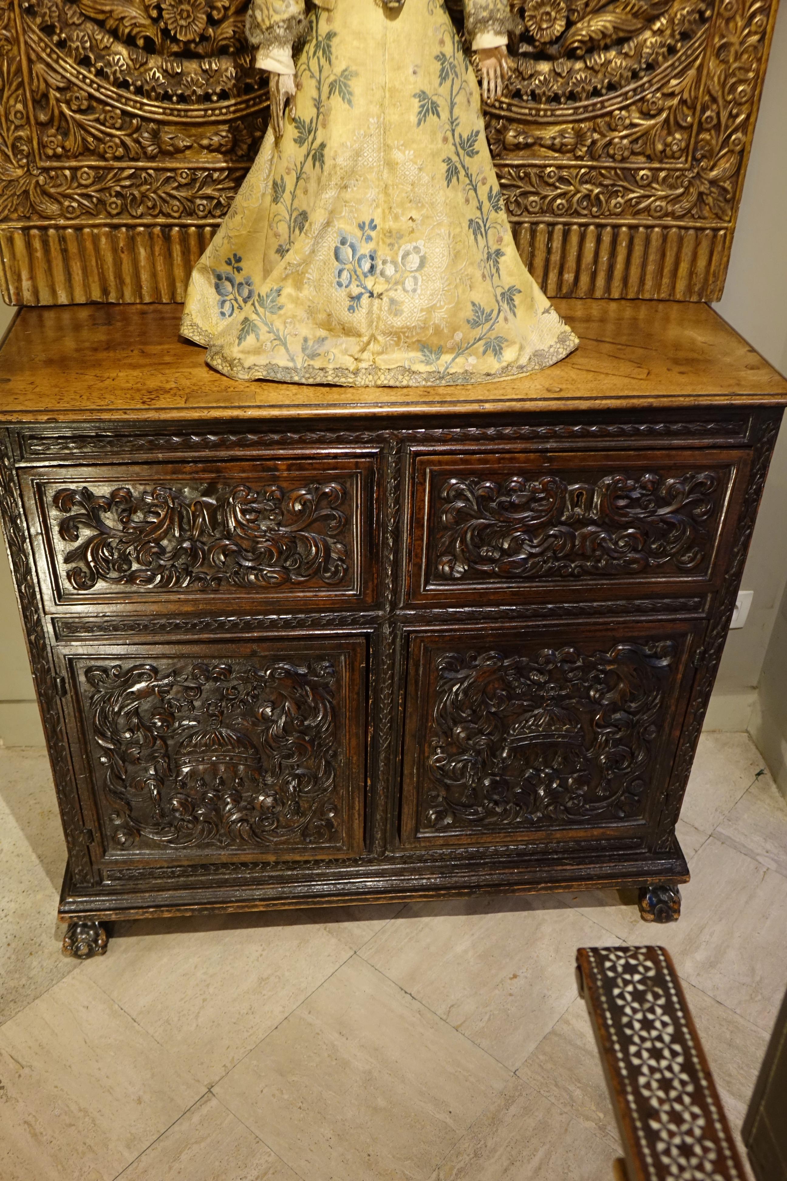 French Small walnut Buffet, Rhone Valley 17th century France For Sale