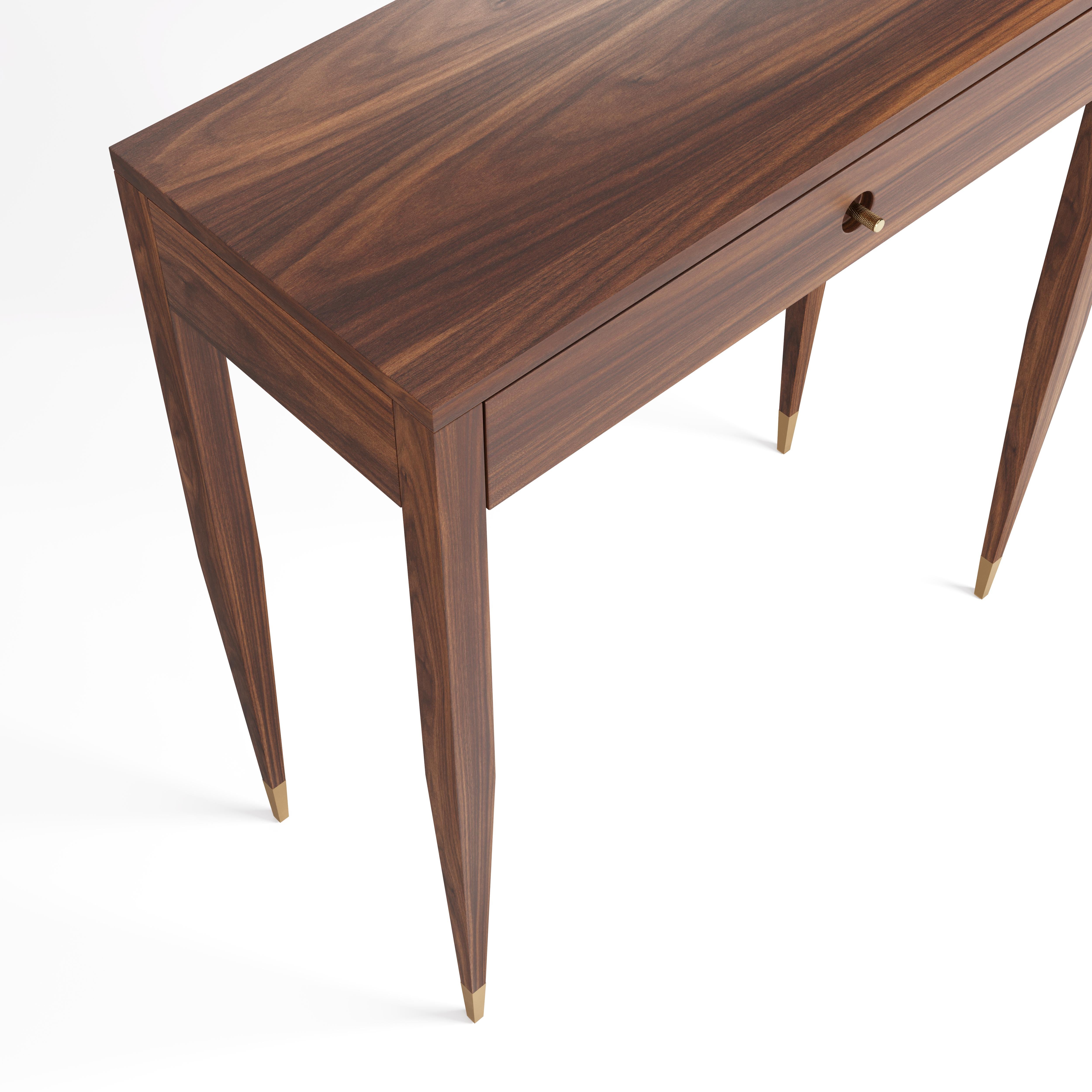 Kleiner Konsolentisch aus Nussbaumholz im modernen Stil der Jahrhundertmitte, Tisch für den Eingangsbereich (Moderne der Mitte des Jahrhunderts) im Angebot