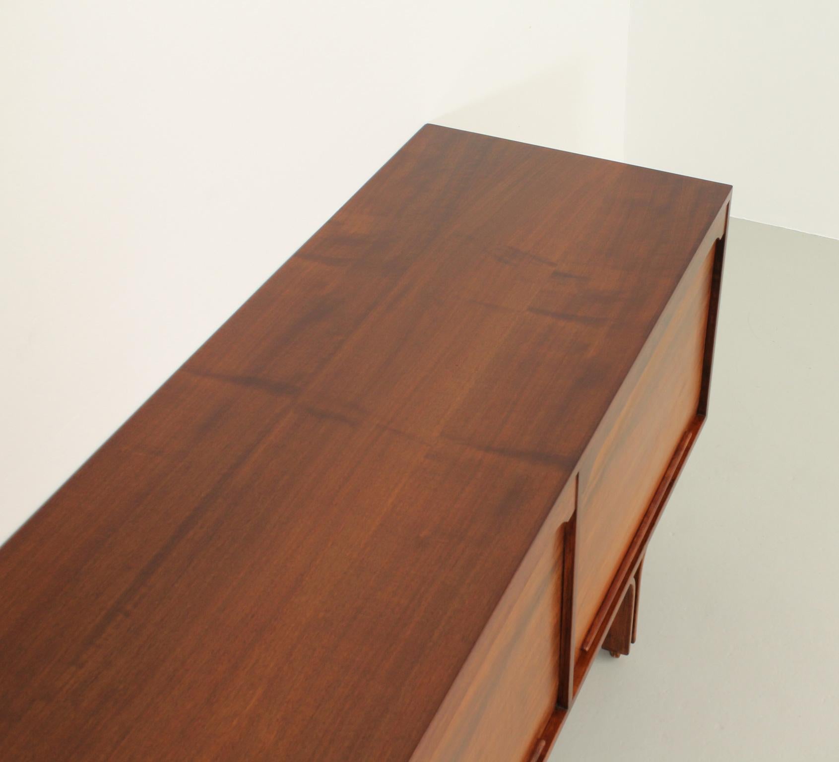 Mid-20th Century Small Walnut Sideboard by Gianfranco Frattini for Bernini