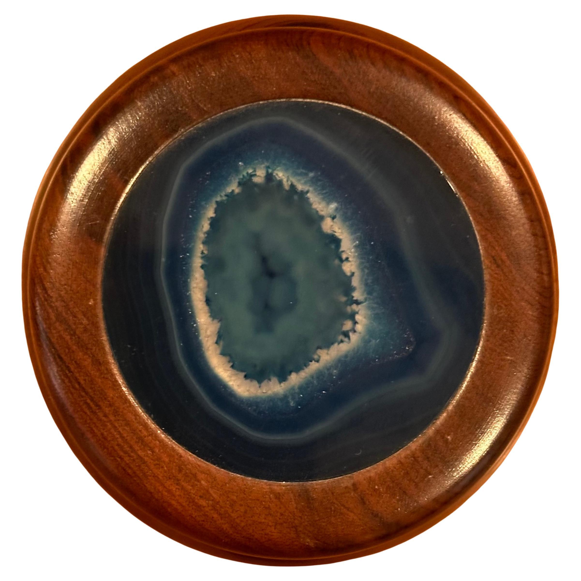 Small walnut trinket box with agate inlay lid, circa 1990s.  The box is in very good vintage condition and measures 3.75”D x 2”H.  Made in Brazil. #3907
