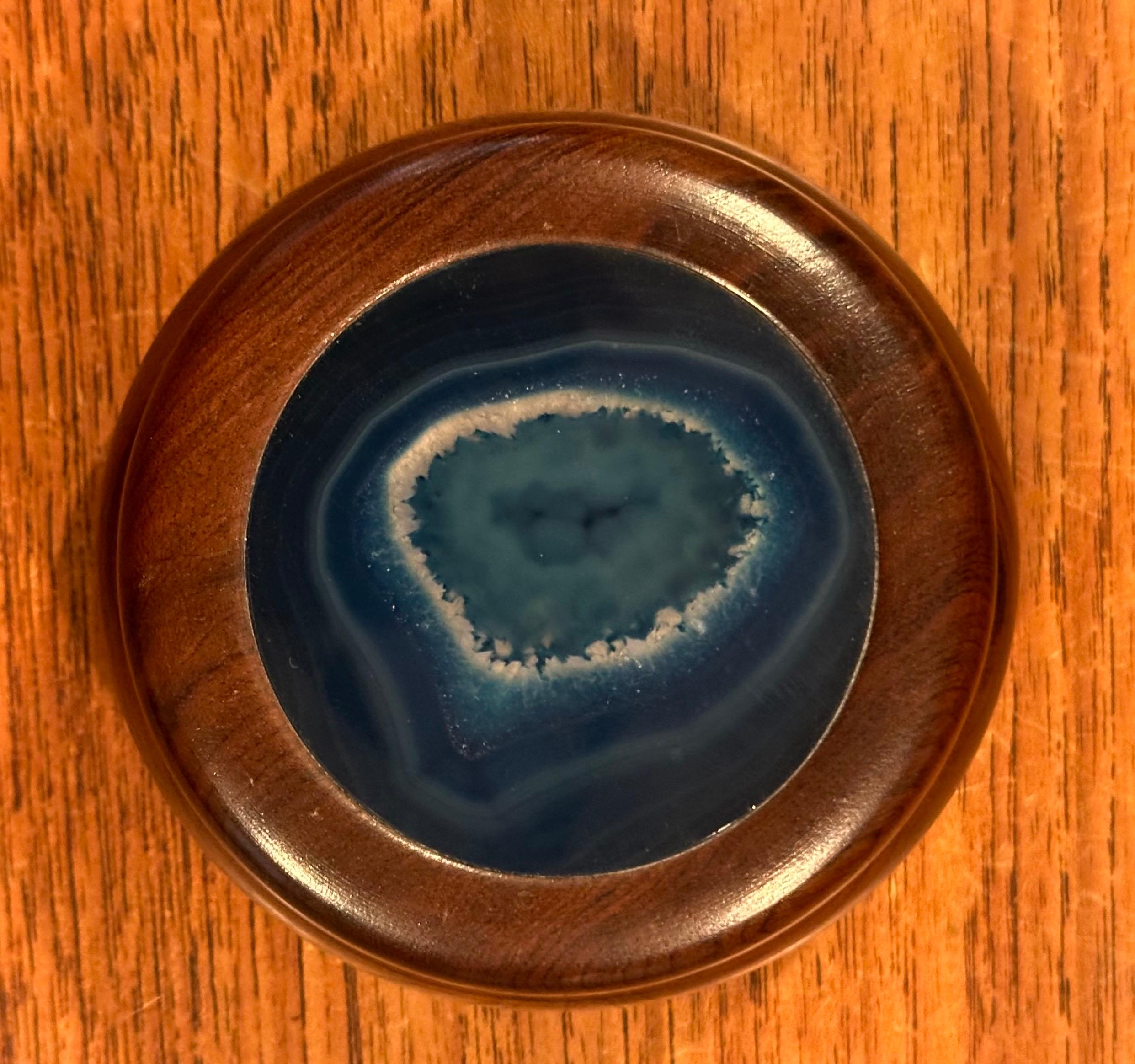 Small Walnut Trinket Box with Agate Inlay Lid For Sale 4