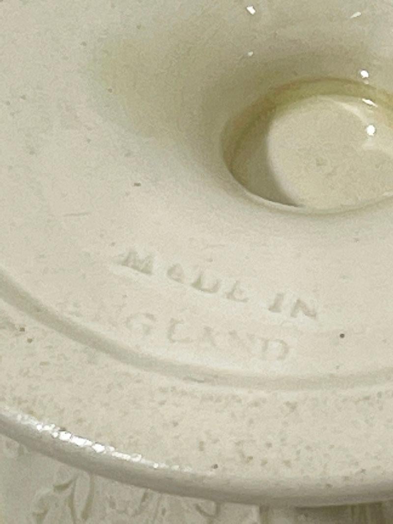 Small Wedgwood Creamware Vase, England 3