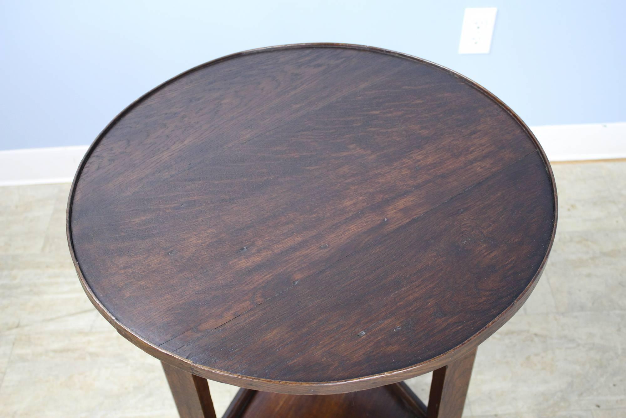 Small Welsh Oak Cricket Table, Decorative Edge In Good Condition In Port Chester, NY