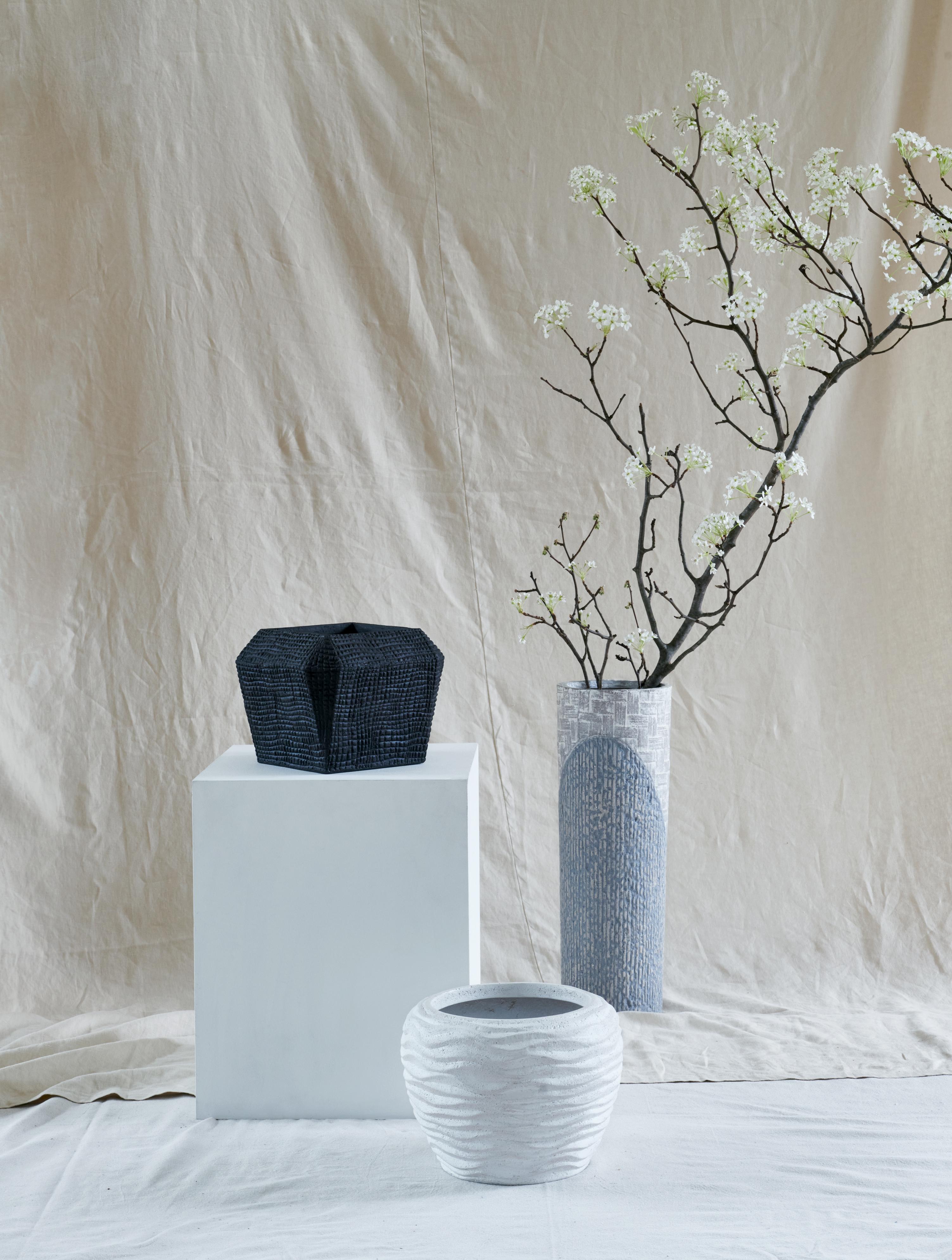 Small White Crushed Limestone & Wood Vessel by Studio Laurence In New Condition For Sale In New York, NY
