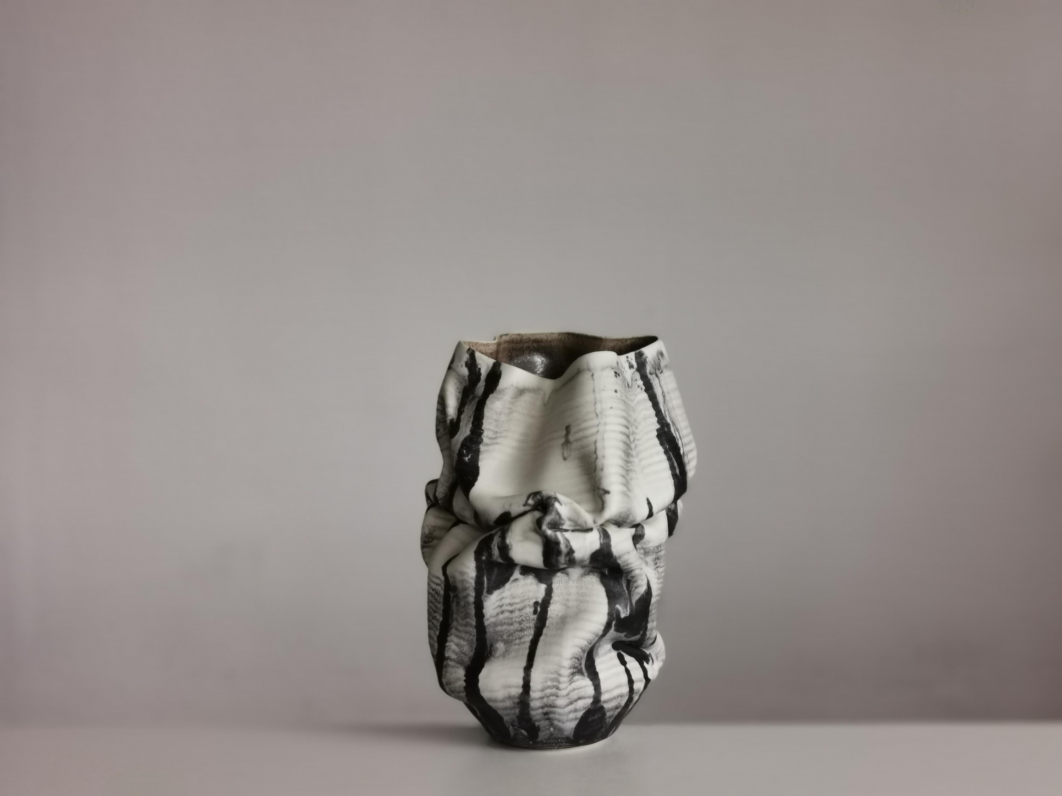 White Dehydrated Form Black Marking, Unique Ceramic Sculpture Vessel N.75 In New Condition In London, GB