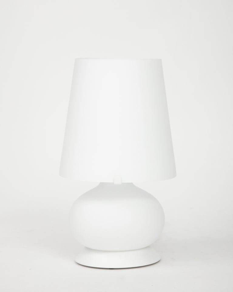 Small White Glass Table Lamps by Max Ingrand for Fontana Arte Model 1853, Italy For Sale 4