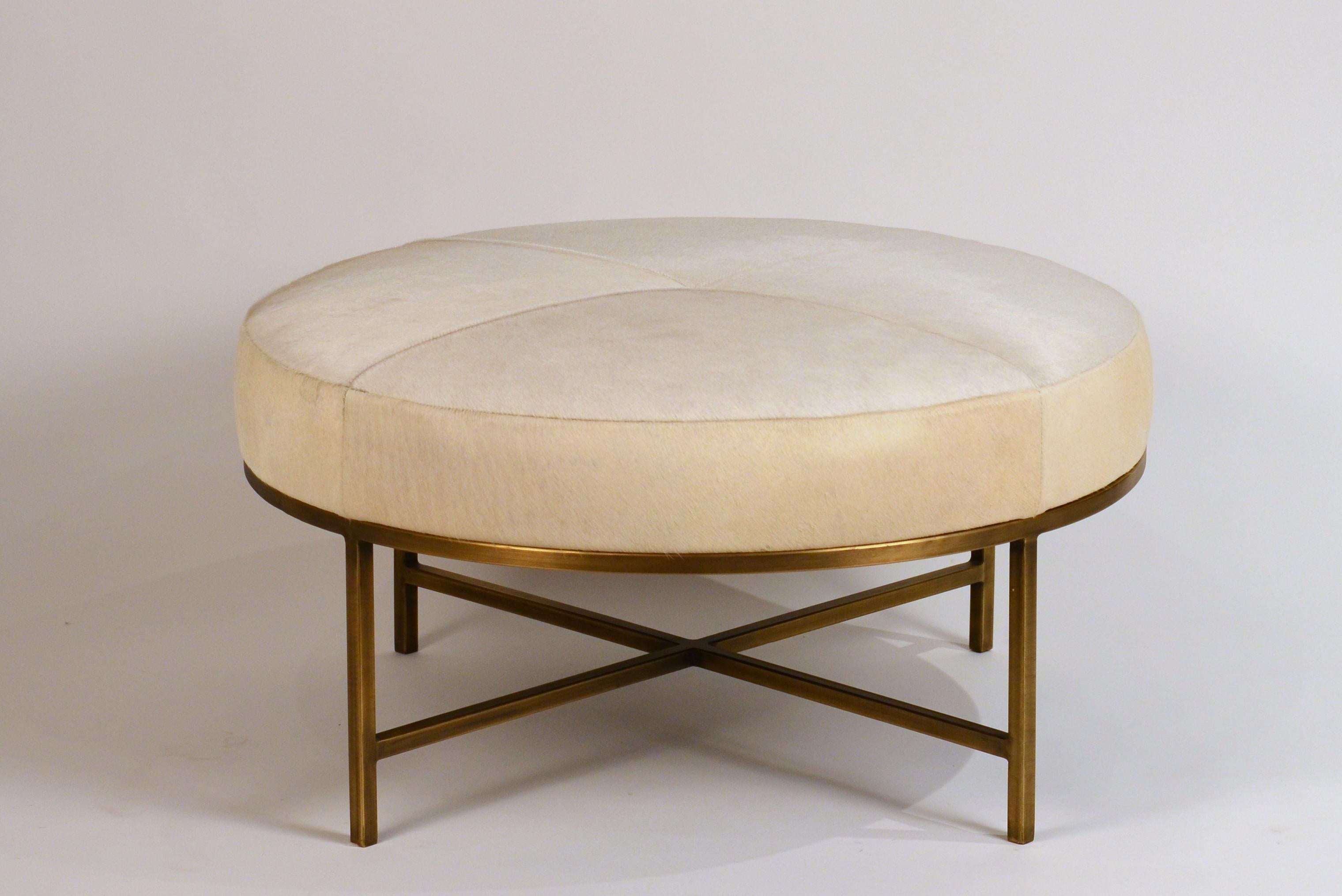 Small White Hide and Patinated Brass 'Tambour' Ottoman by Design Frères In New Condition For Sale In Los Angeles, CA