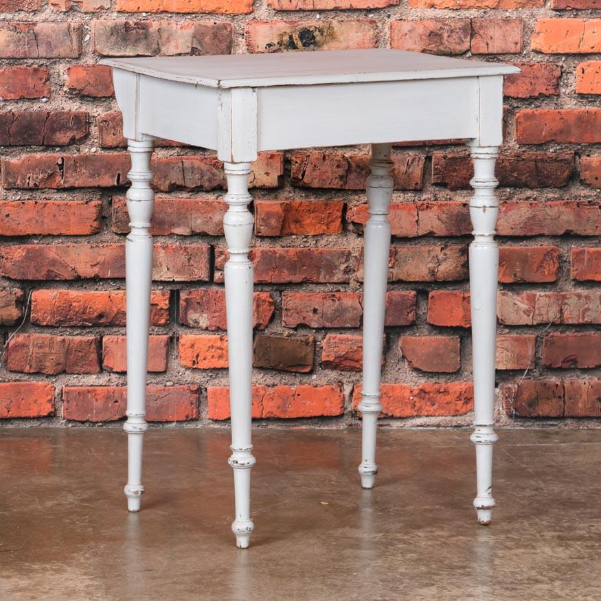Small White Painted Danish Country Pine Side Table In Good Condition In Round Top, TX