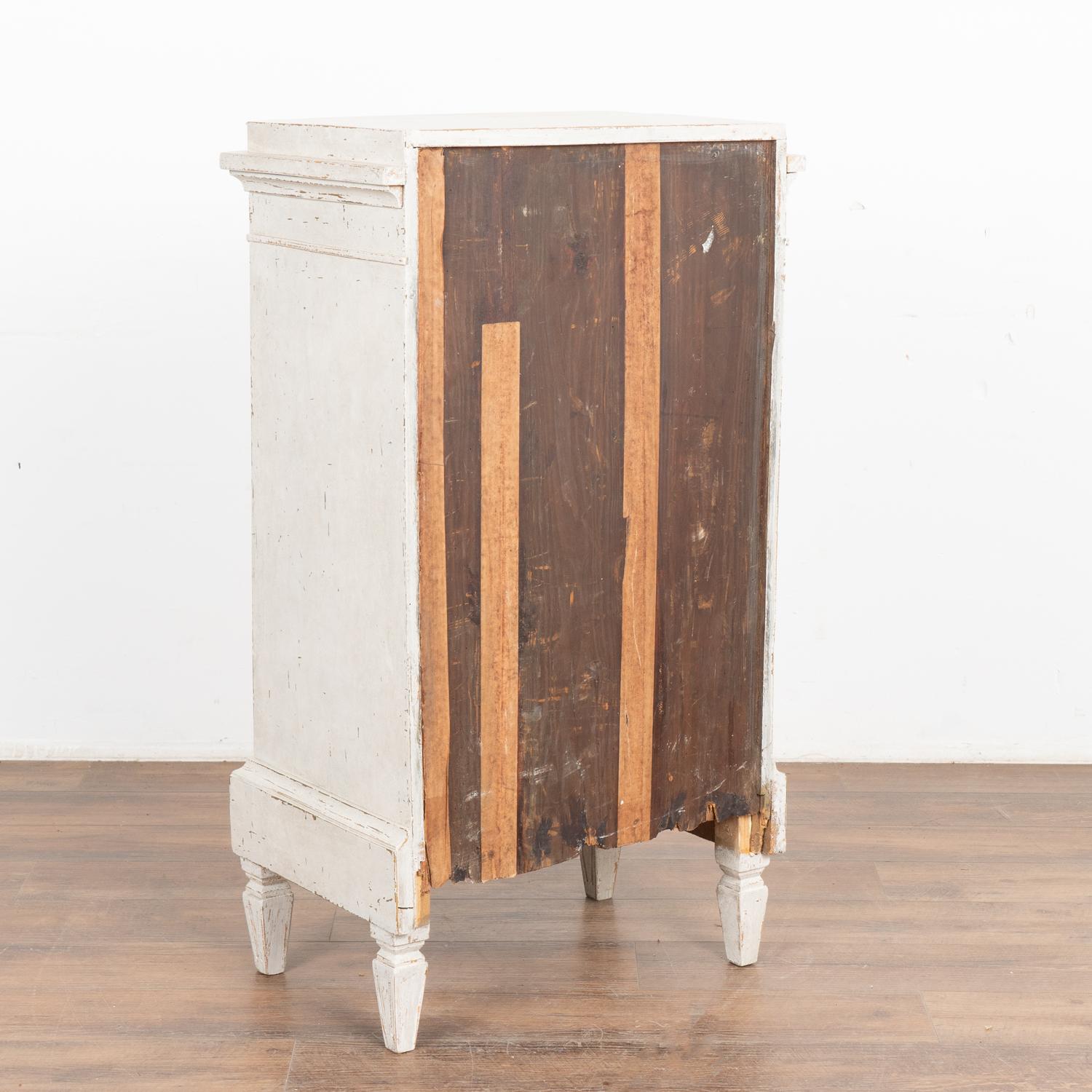 Small White Painted Swedish Bow Front Cabinet, circa 1860 For Sale 4