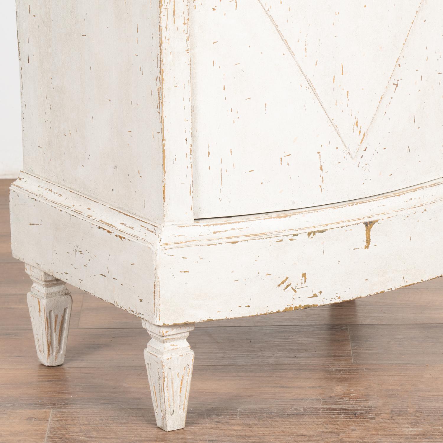 Small White Painted Swedish Bow Front Cabinet, circa 1860 For Sale 2