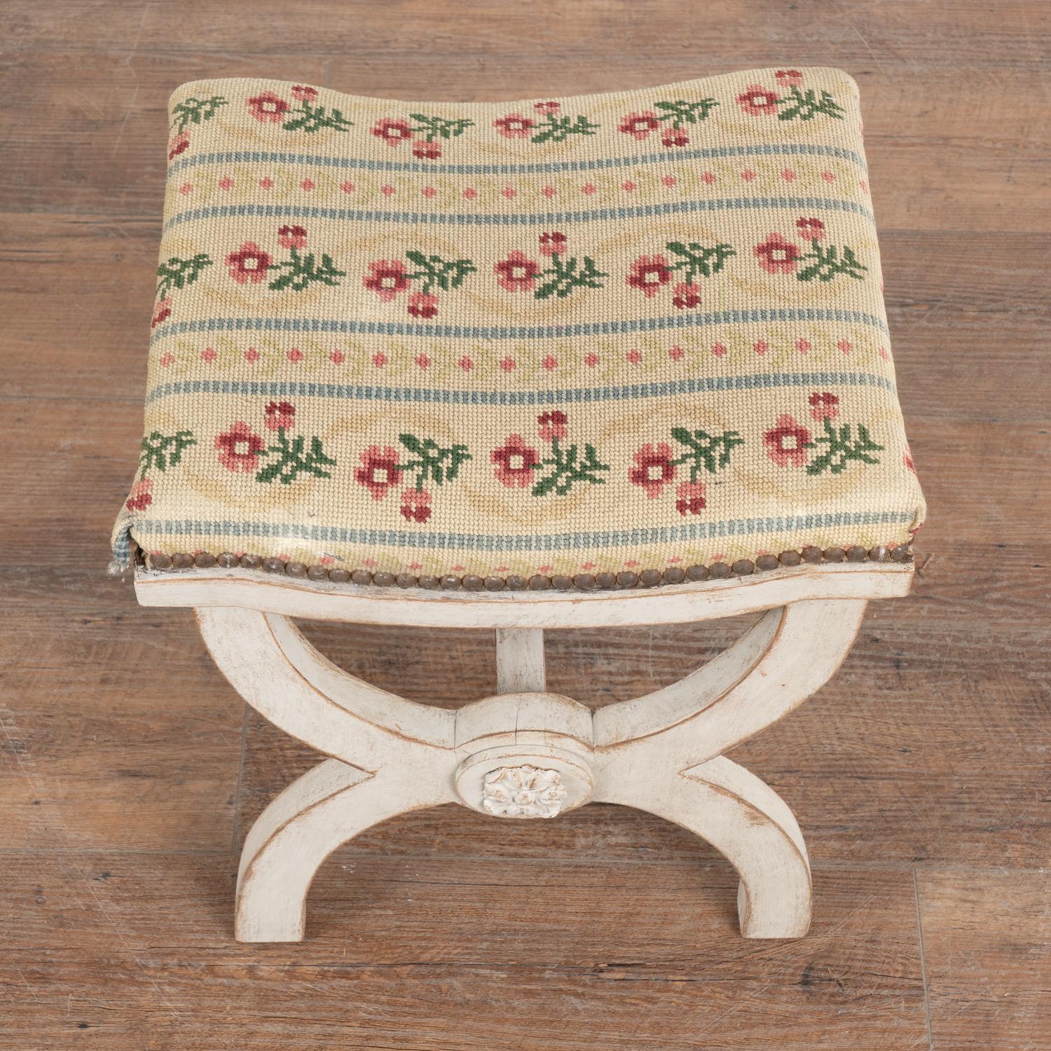 Small White Swedish Stool or Footrest, circa 1900's In Good Condition For Sale In Round Top, TX