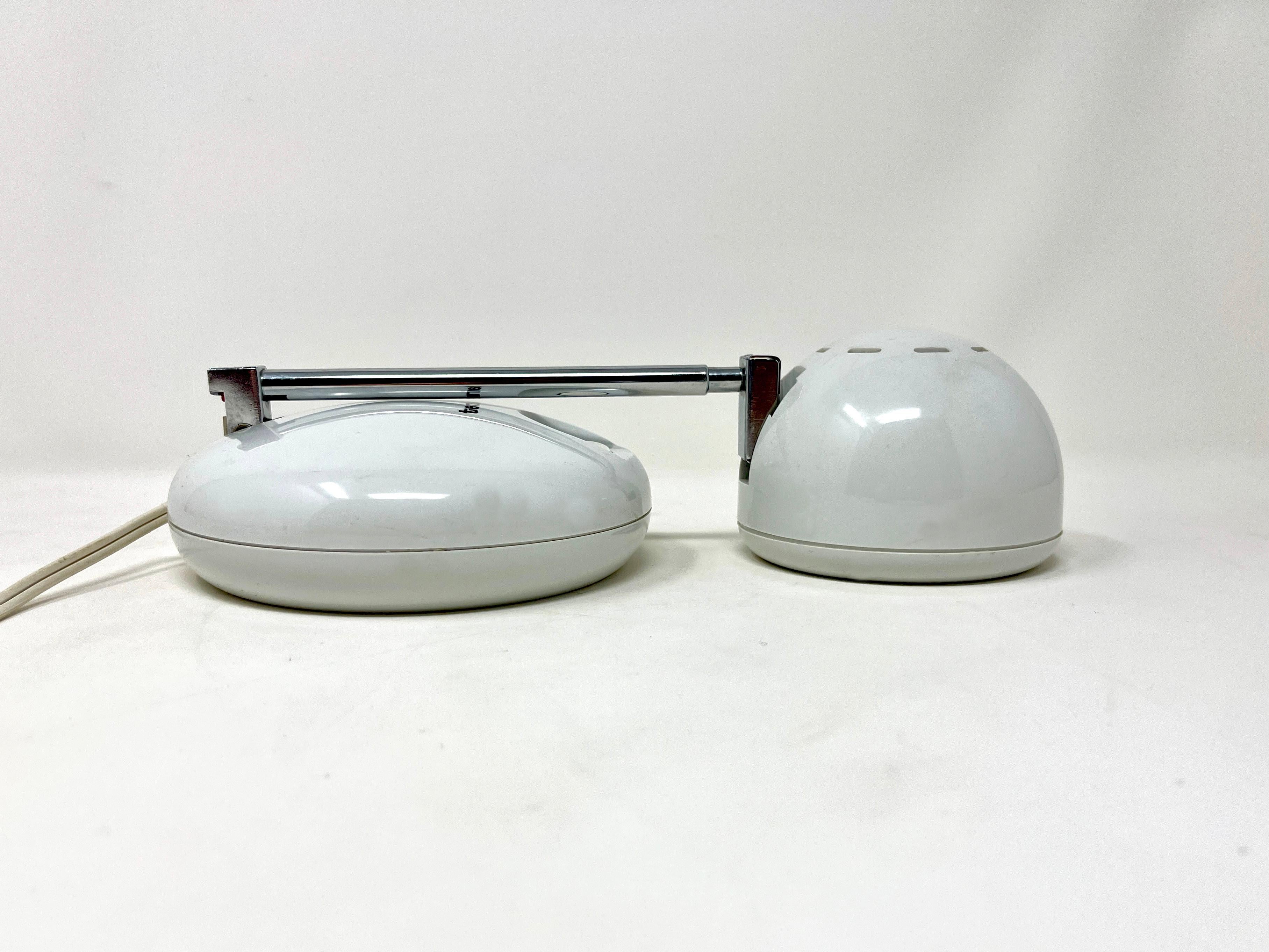 Late 20th Century Small White Tensor Post Modern Adjustable Eyeball Desk Lamp For Sale