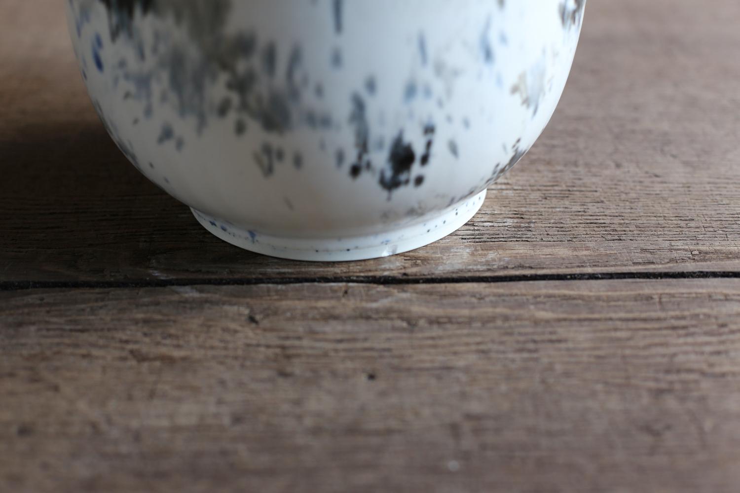 Petit vase blanc avec peinture abstraite de Scarlet Pottery en vente 4