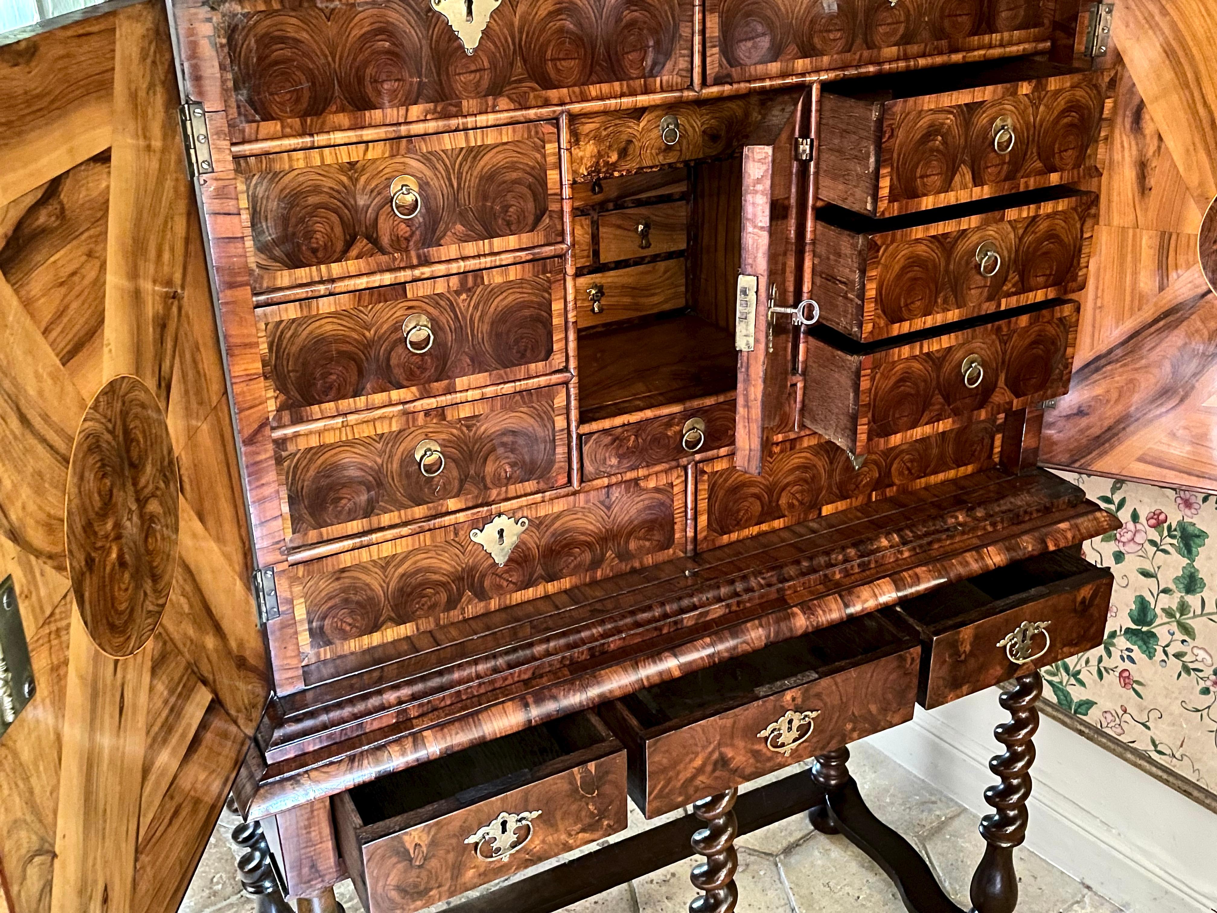 Small William and Mary Oyster Olive Cabinet on Stand In Good Condition In Lymington, GB