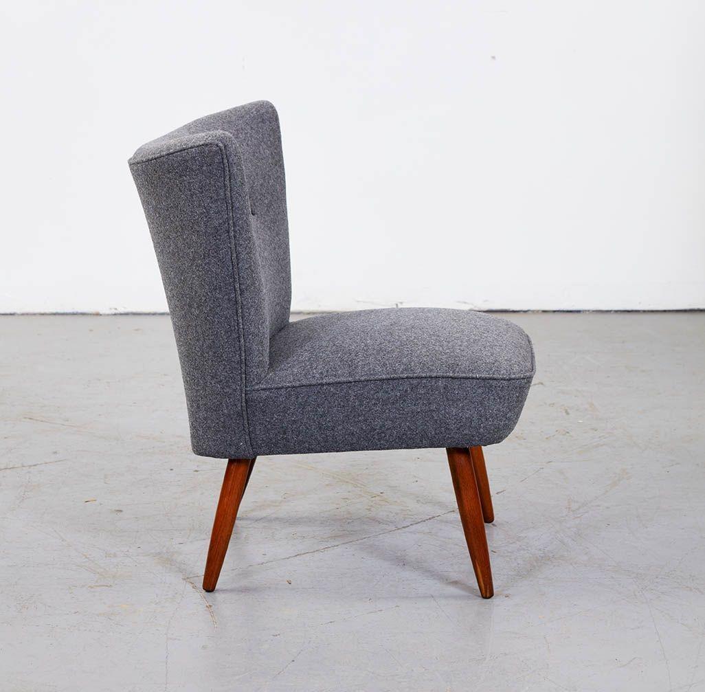 Silla de cóctel pequeña con alas Escandinavo moderno en venta