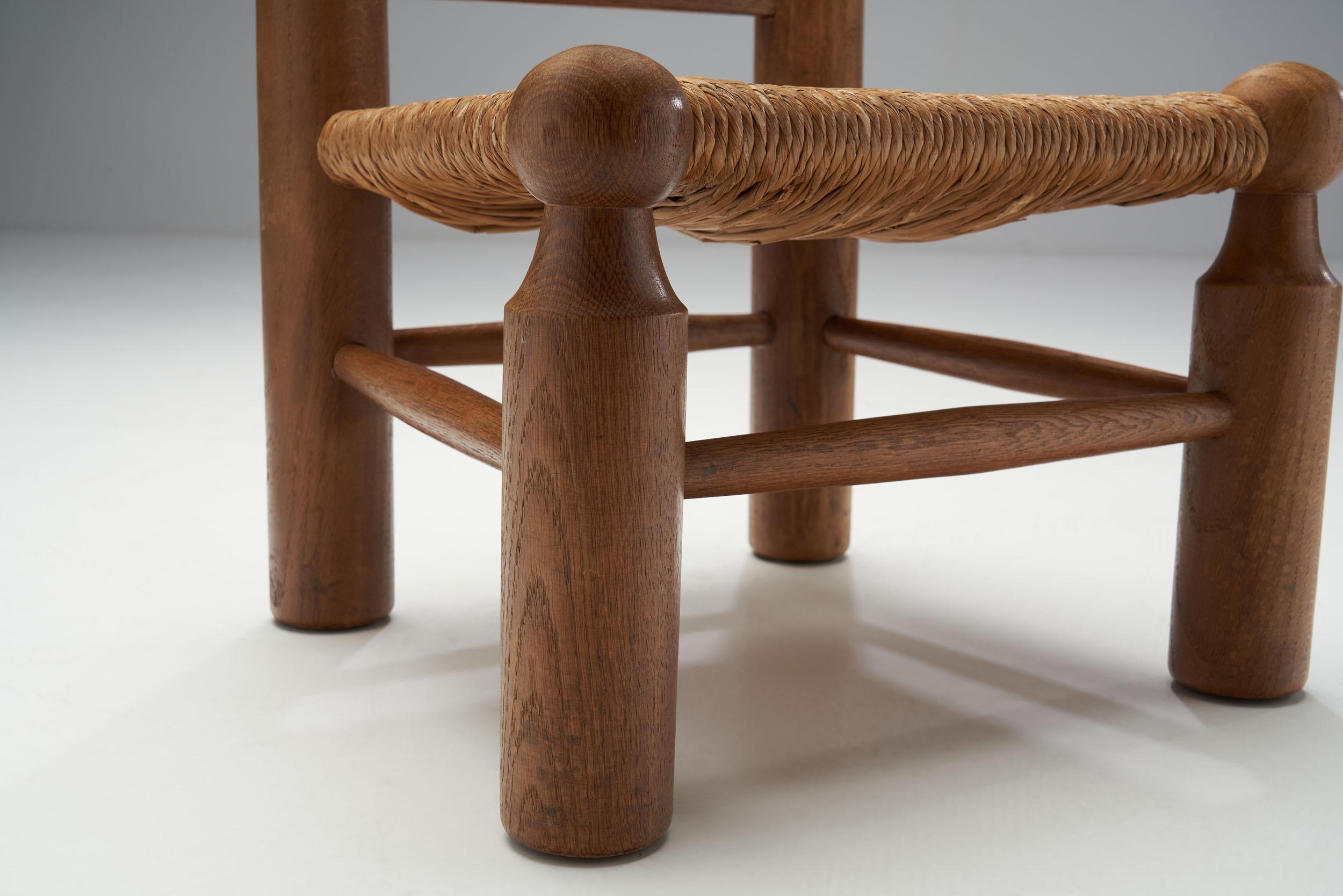 Stuhl aus Holz und Korbweide von einem europäischen Möbelschreiner, Europa, ca. 1950er Jahre im Angebot 4