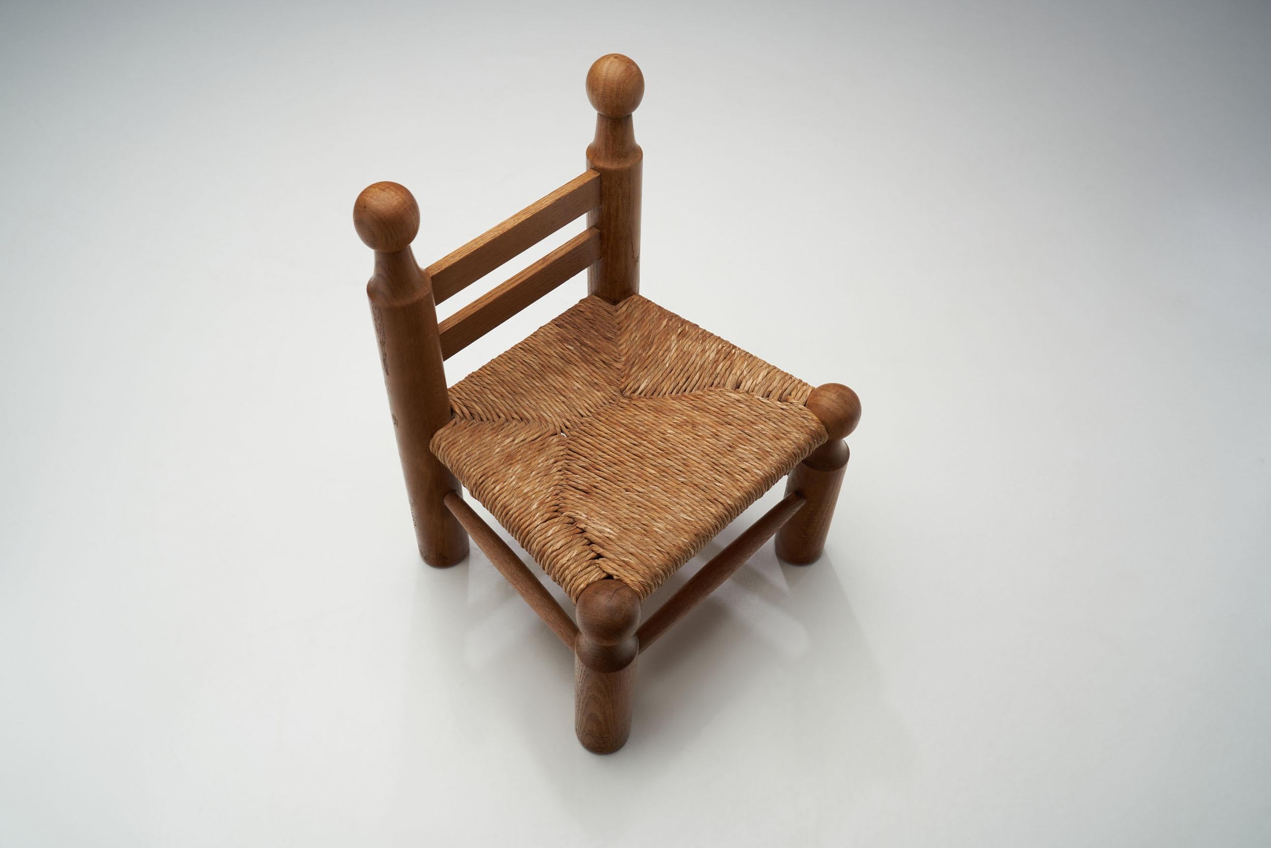 Stuhl aus Holz und Korbweide von einem europäischen Möbelschreiner, Europa, ca. 1950er Jahre im Angebot 12