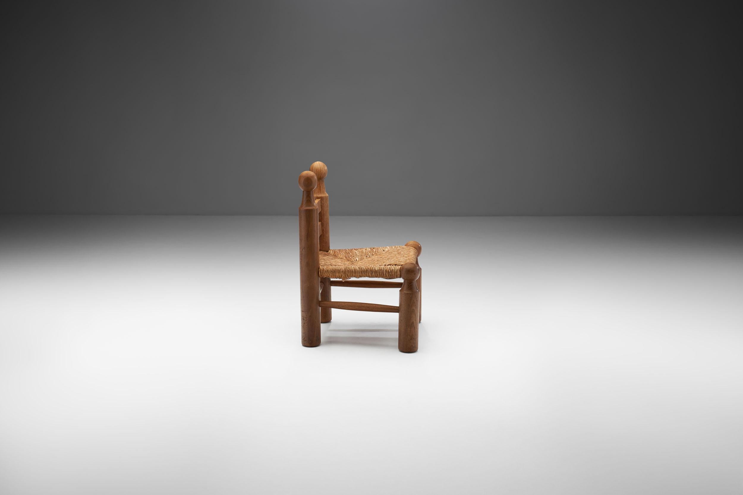 Stuhl aus Holz und Korbweide von einem europäischen Möbelschreiner, Europa, ca. 1950er Jahre (Moderne der Mitte des Jahrhunderts) im Angebot