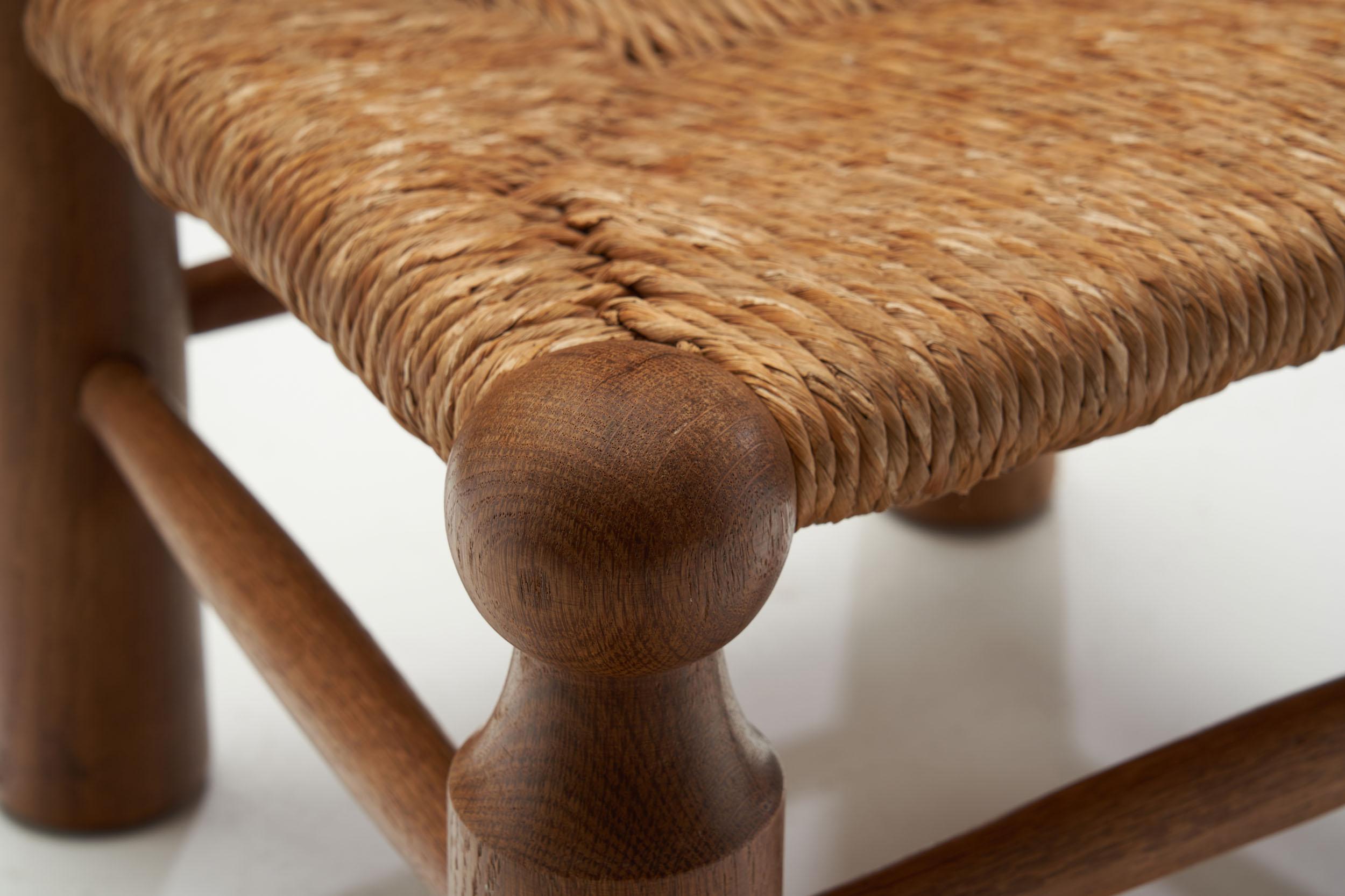 Stuhl aus Holz und Korbweide von einem europäischen Möbelschreiner, Europa, ca. 1950er Jahre im Angebot 2