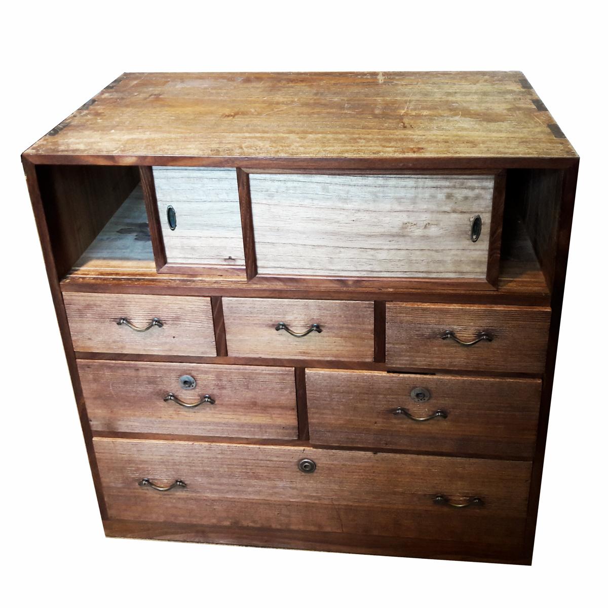 chest with small drawers