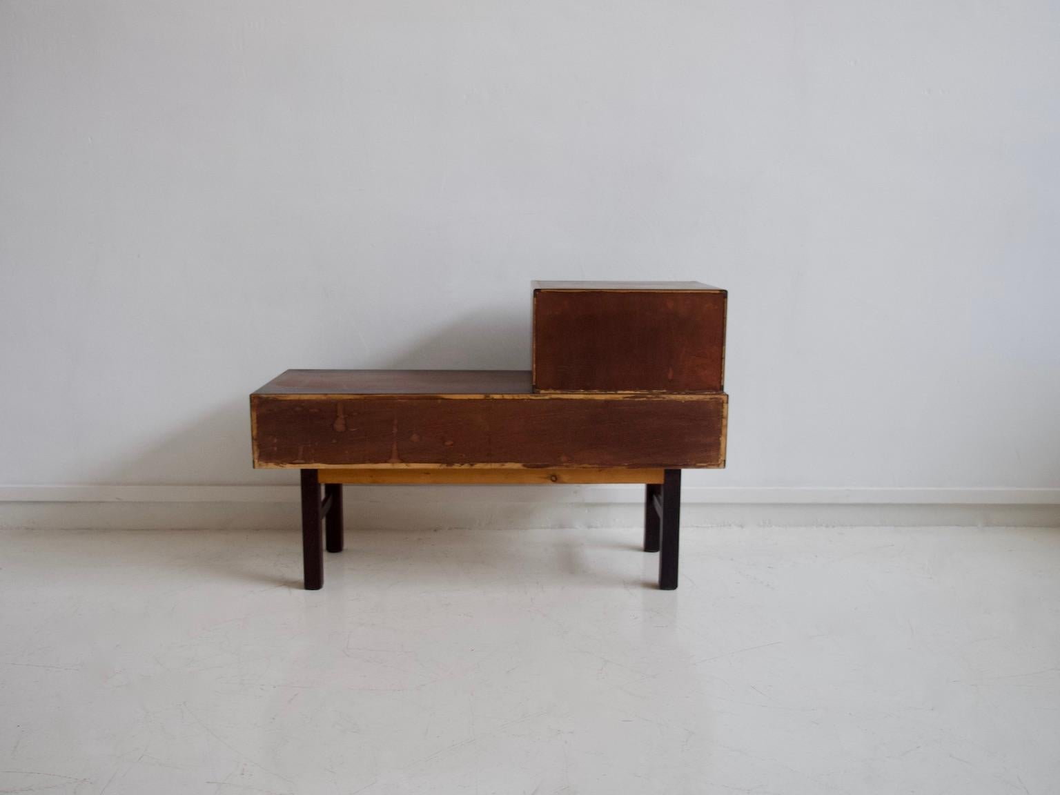 Small Wooden Console Table or Entrance Furniture In Good Condition In Madrid, ES