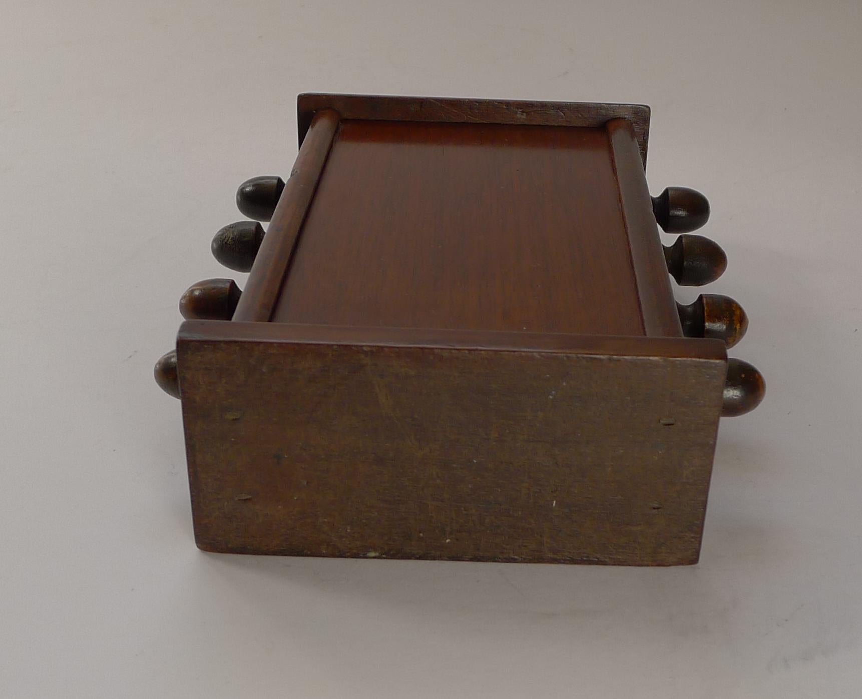 Early 20th Century Small Wooden Desk-top Perpetual Calendar, c.1910
