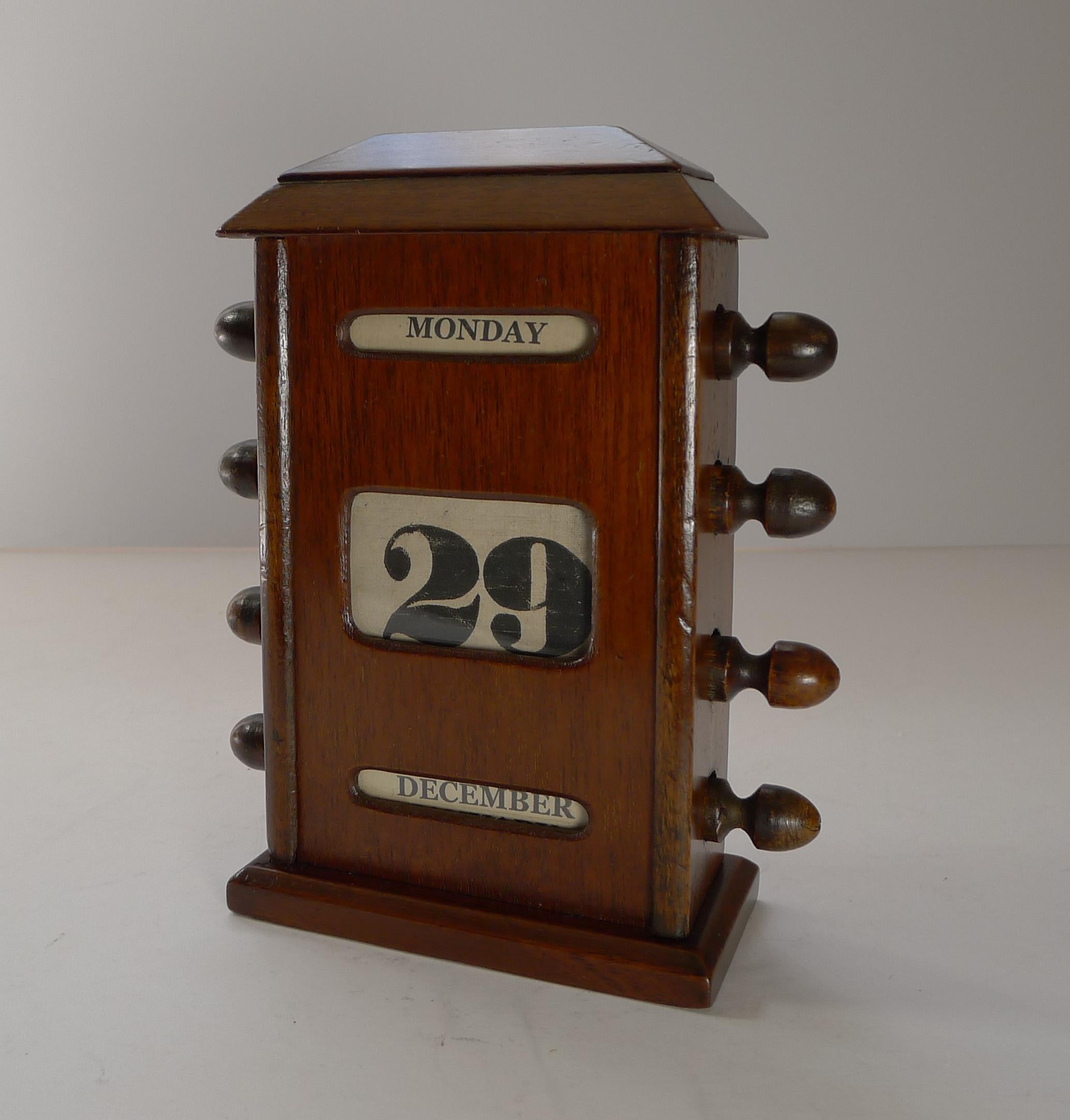 Small Wooden Desk-top Perpetual Calendar, c.1910 3