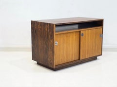 Kleines Sideboard aus Holz aus der Diplomat-Serie von Finn Juhl