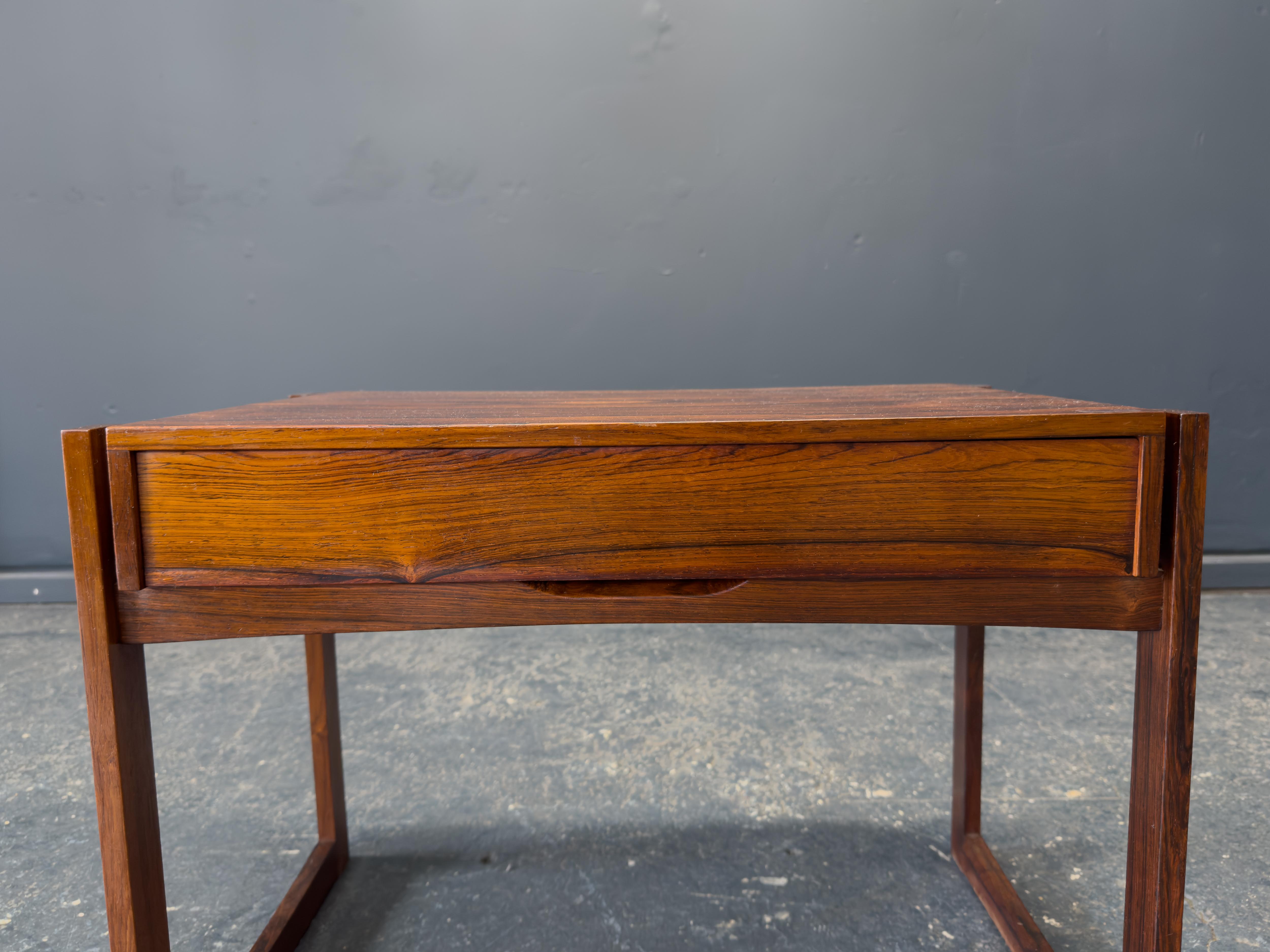 Cassetto in legno piccolo in vendita 4