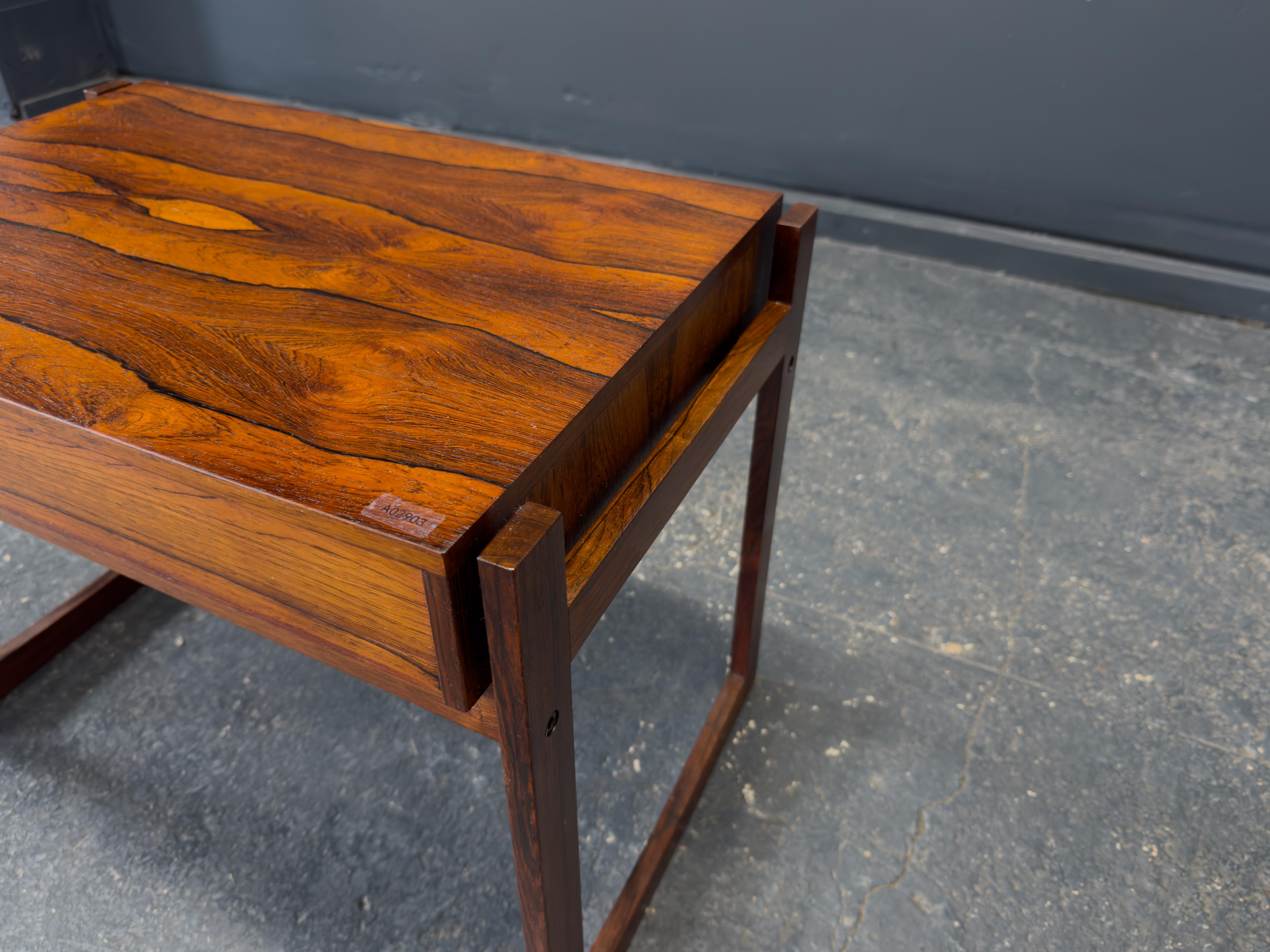 Cassetto in legno piccolo in vendita 5