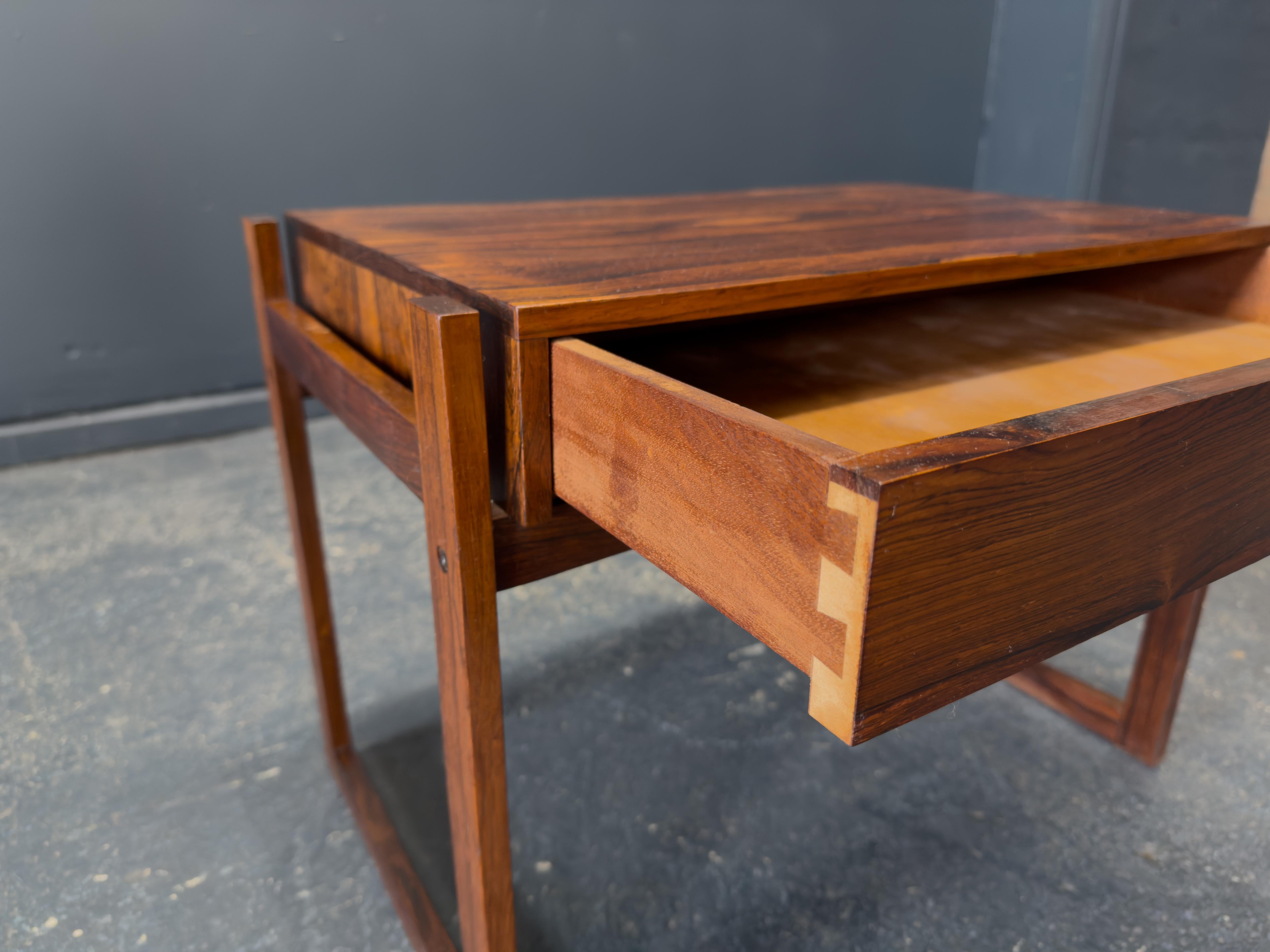 Cassetto in legno piccolo in vendita 6