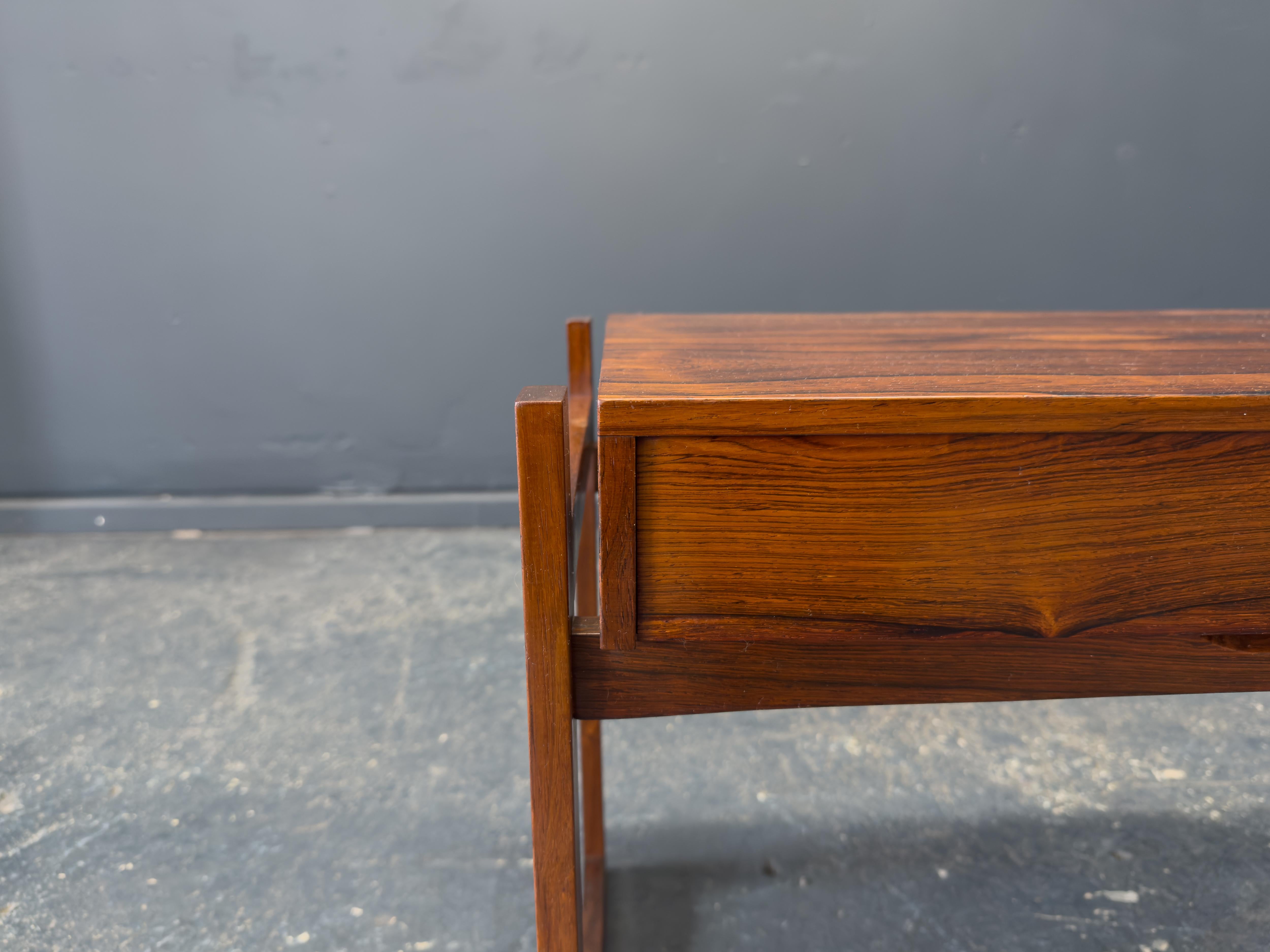 Cassetto in legno piccolo in vendita 3