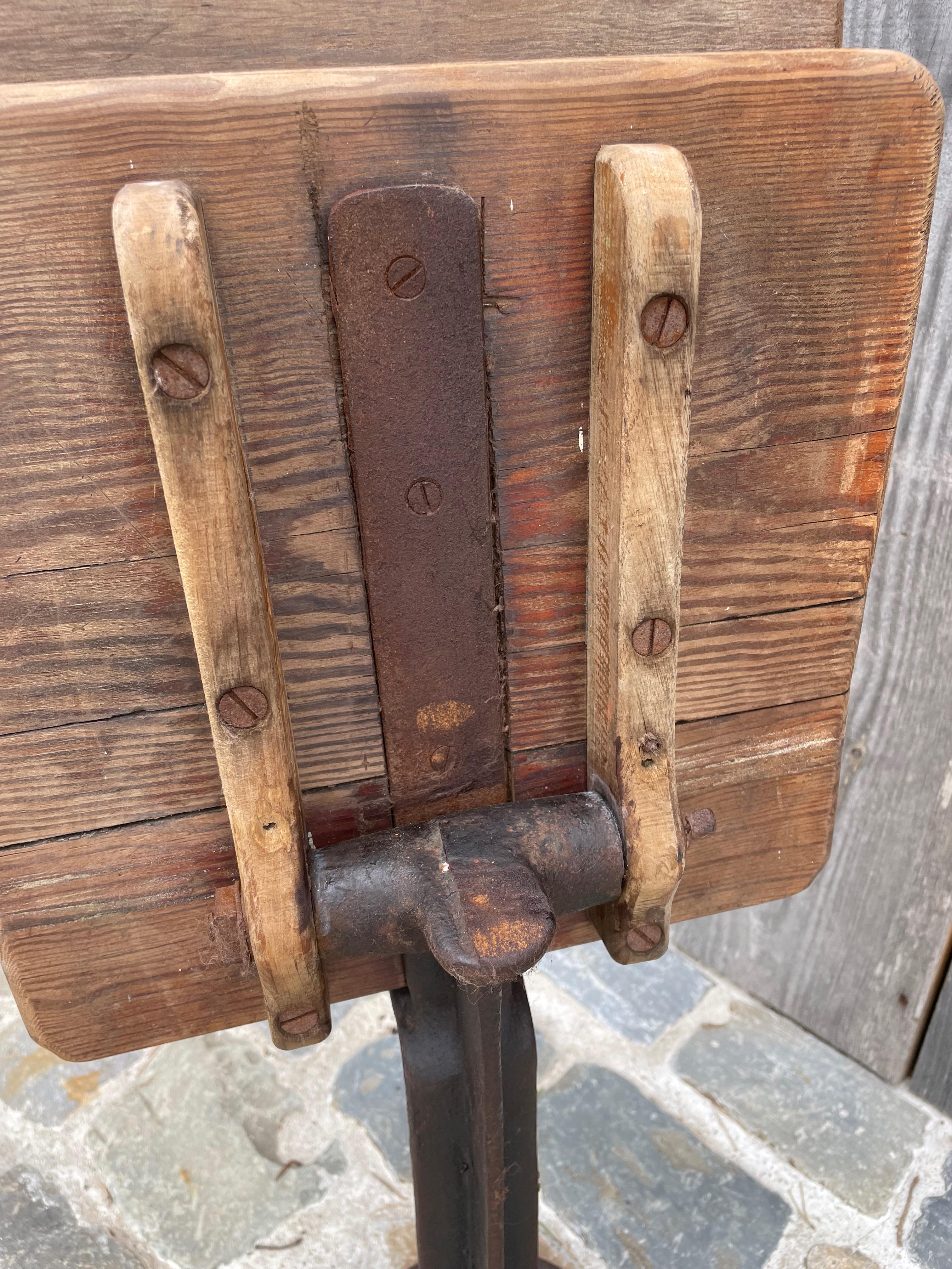 20ième siècle Petite chaise pliante en bois en vente