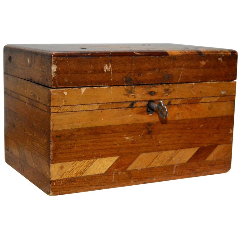 Small Inlayed Box Small Wooden Inlaid Box with Key For Sale at 1stDibs