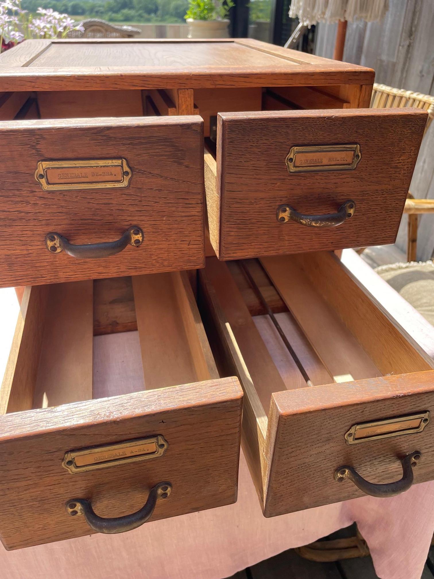 Archivador taquilla de madera pequeño Europeo en venta
