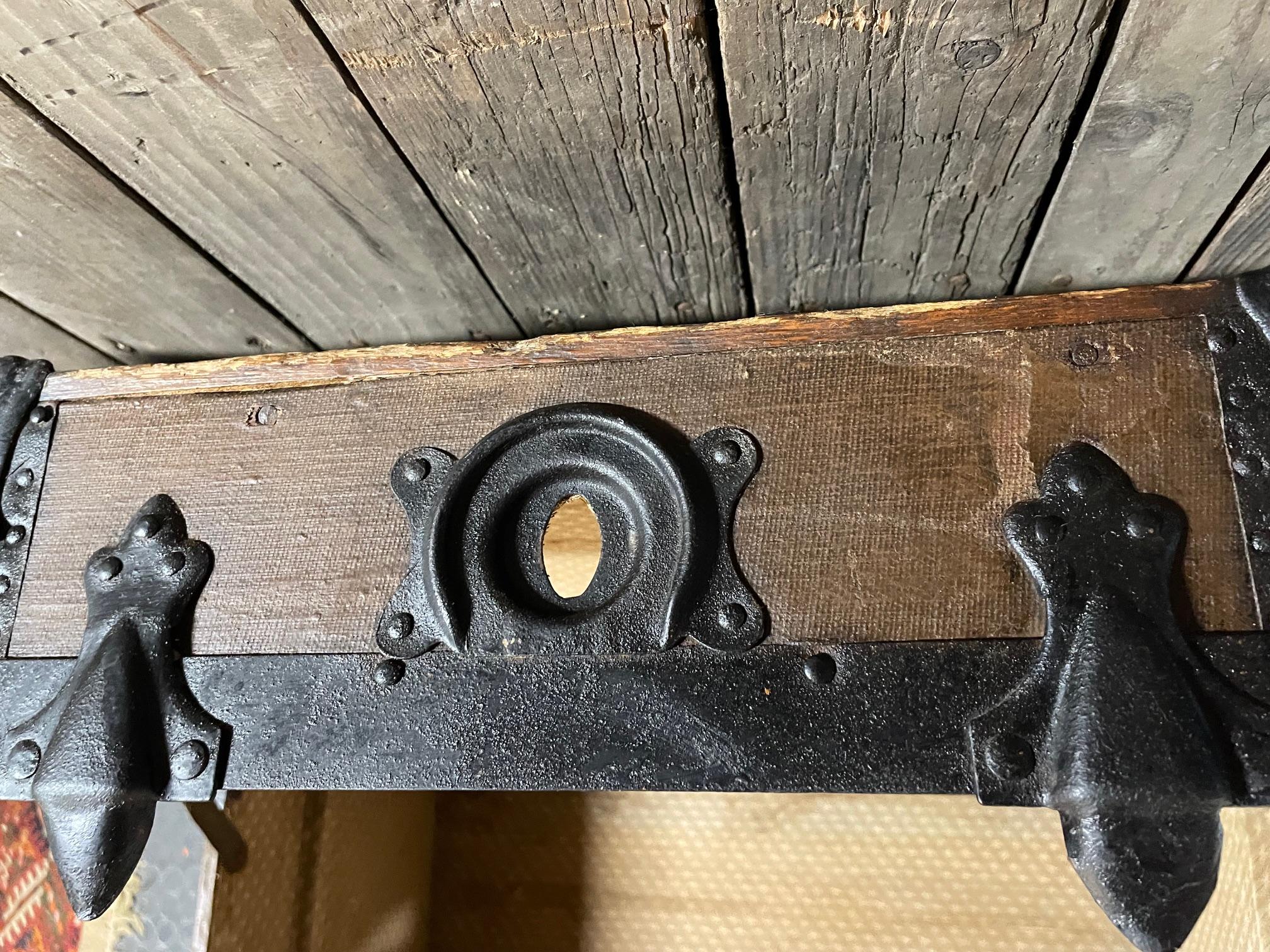 Piccolo baule di legno in vendita 5