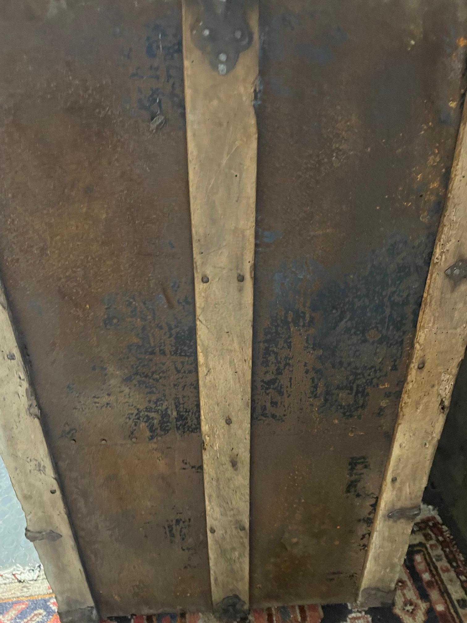 Piccolo baule di legno in vendita 6