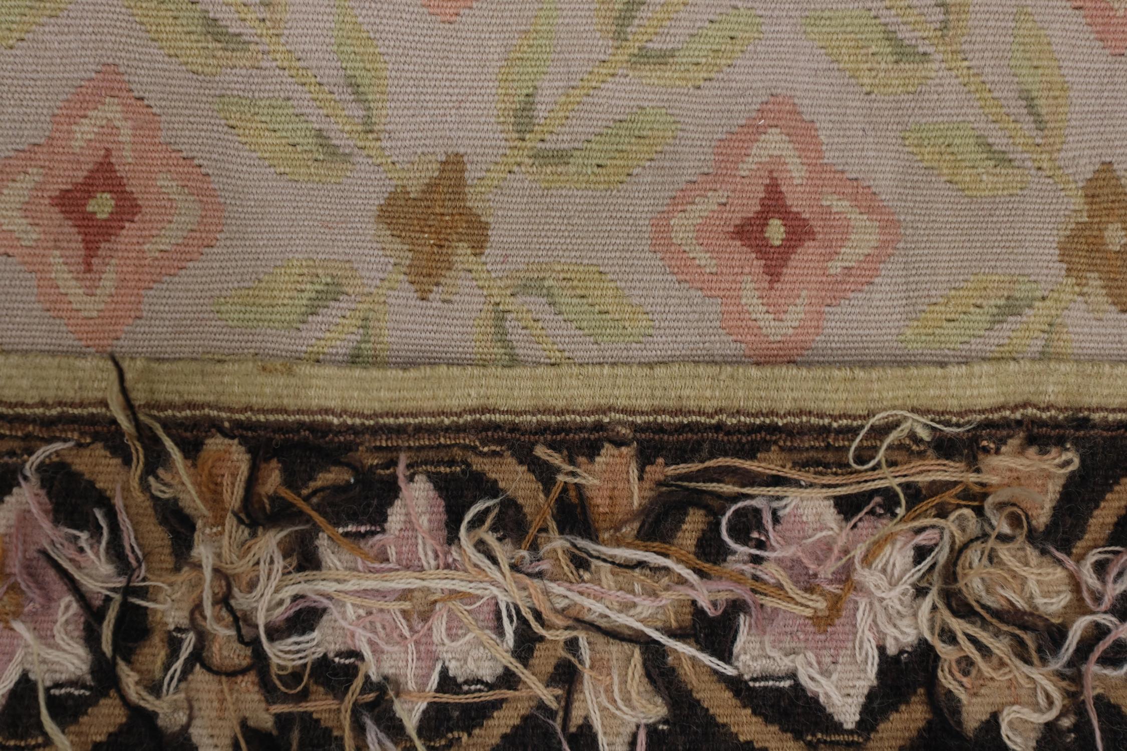 Small Wool Needlepoint Runner Rug Handwoven Traditional Floral Area Rug In Excellent Condition For Sale In Hampshire, GB