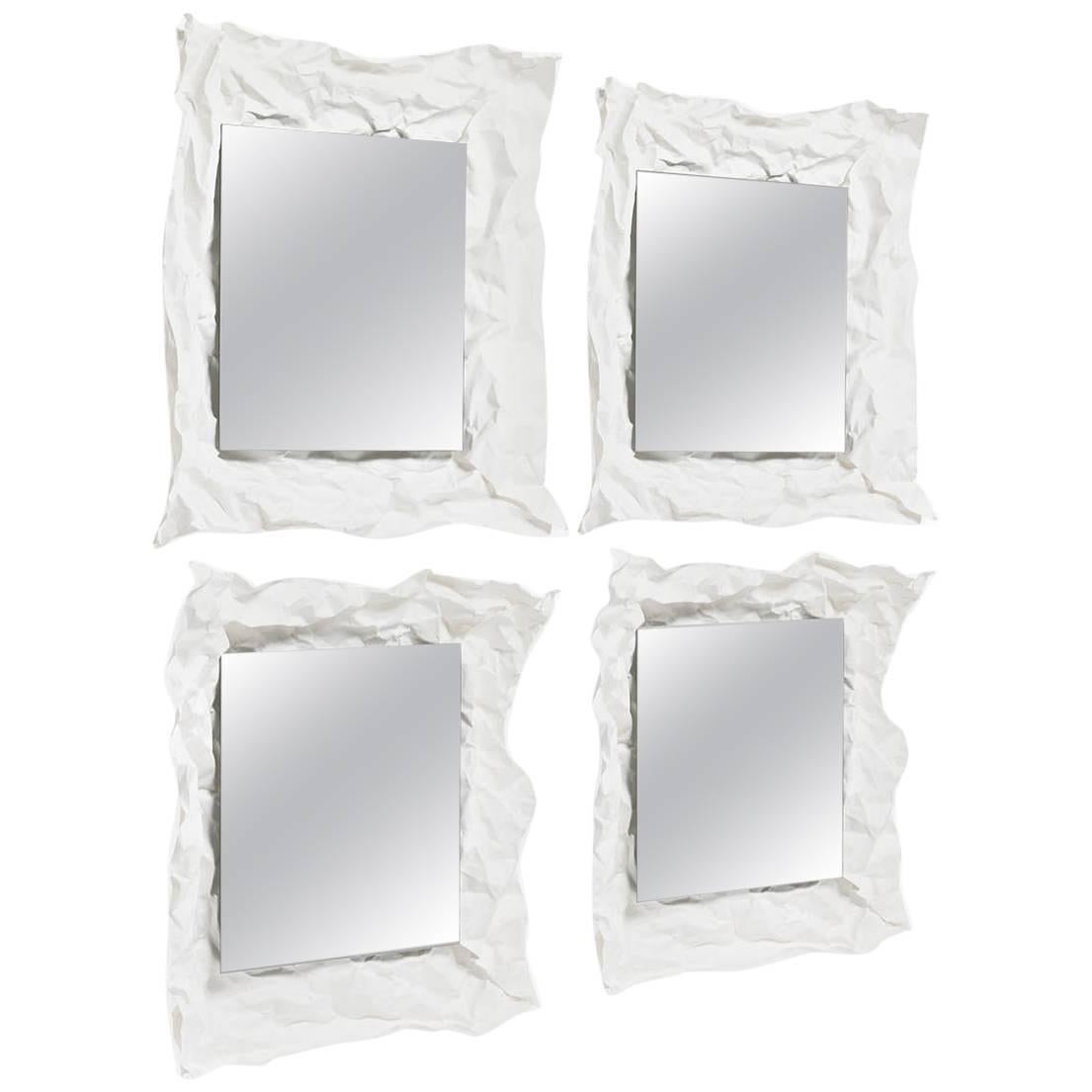 Paire de petits miroirs Wow blancs en blanc par Uto Balmoral & Mogg en vente