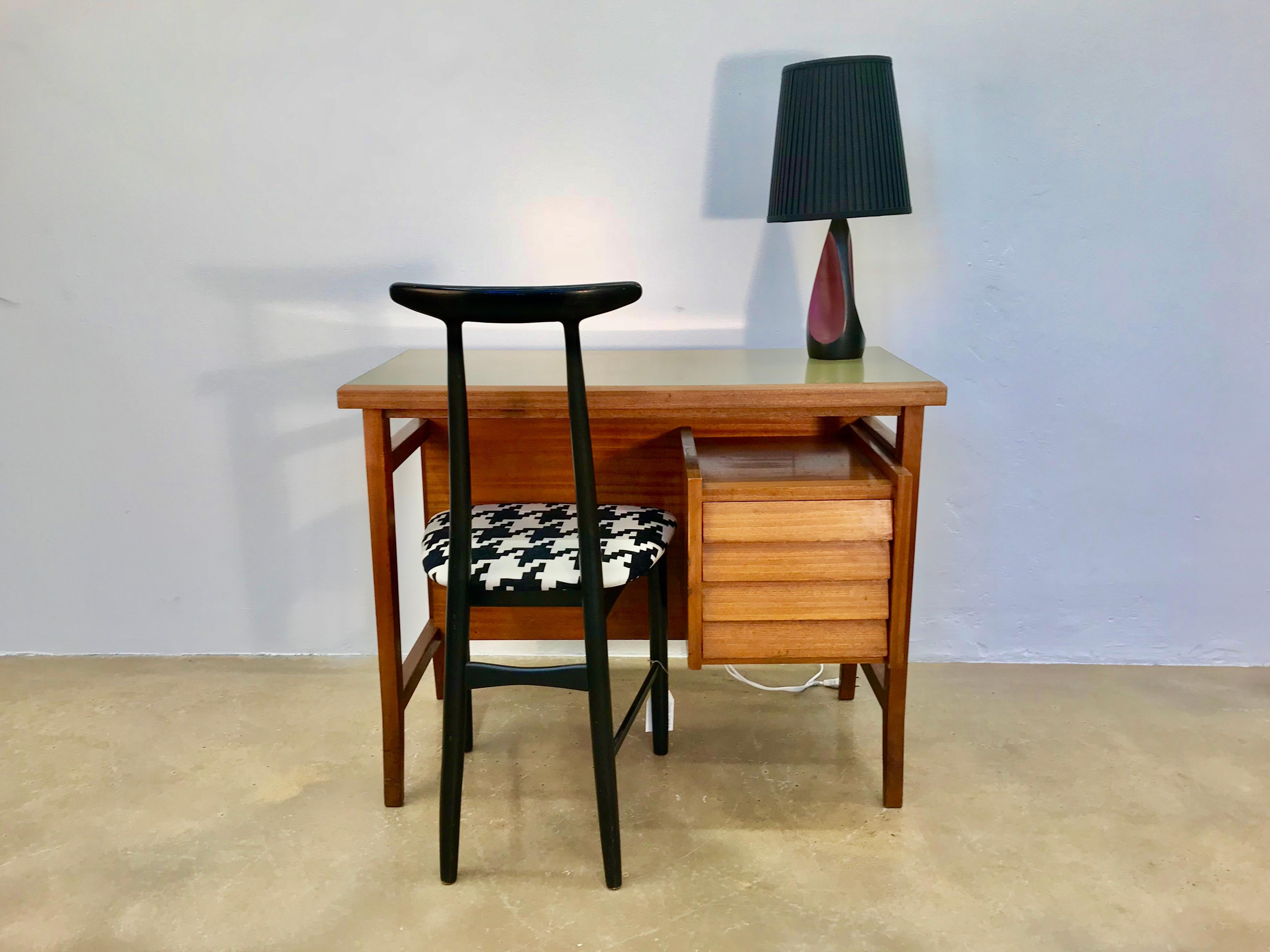 Small Writing Desk by Gio Ponti for Schirolli, Italy, 1960s 9