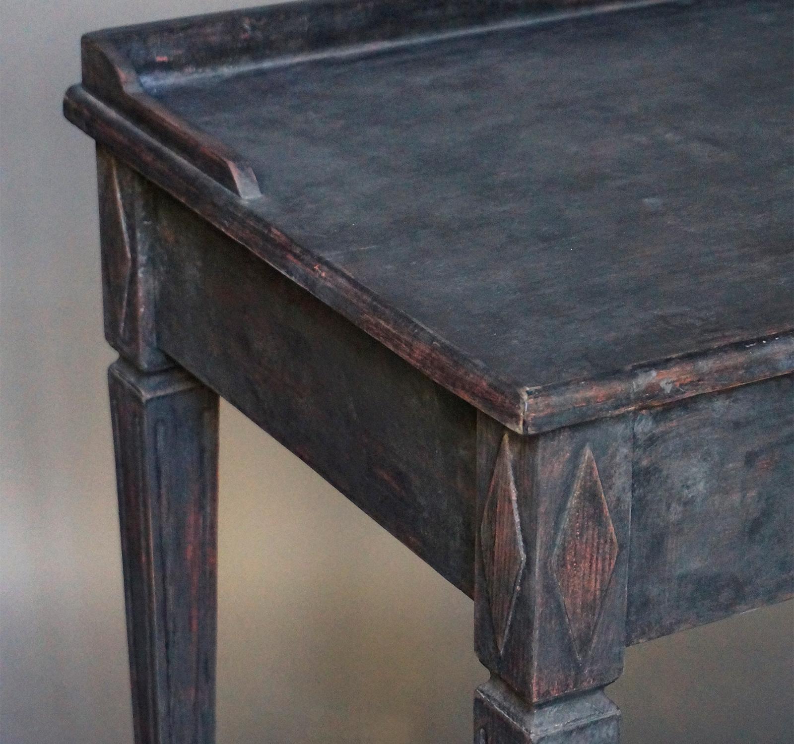 Small Writing Desk in Black Paint In Good Condition In Great Barrington, MA