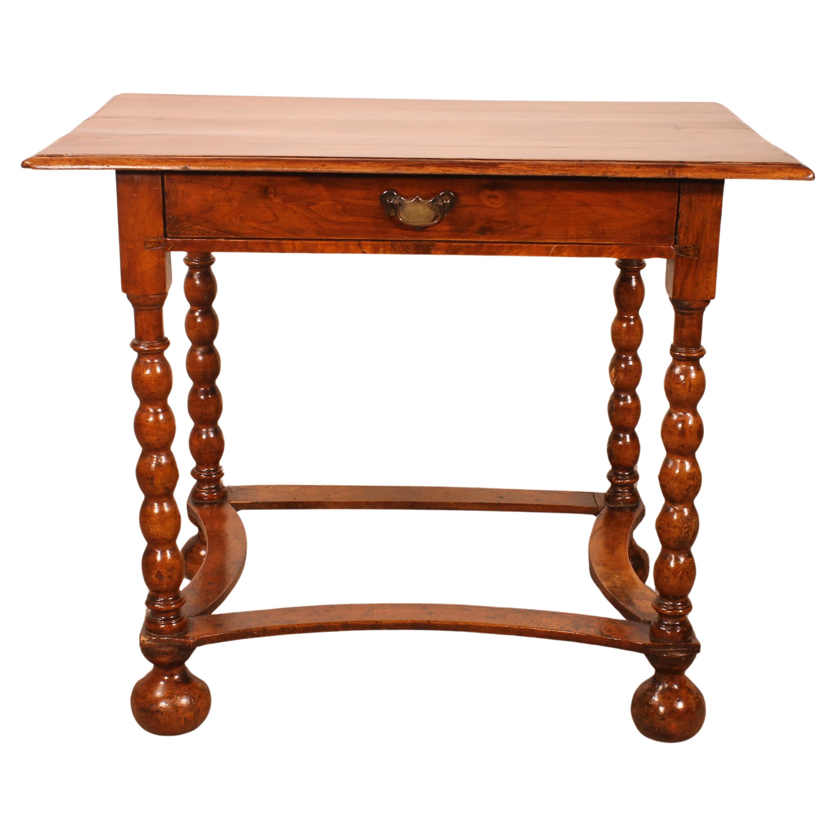 Small Writing Table/side Table In Walnut-17th Century For Sale