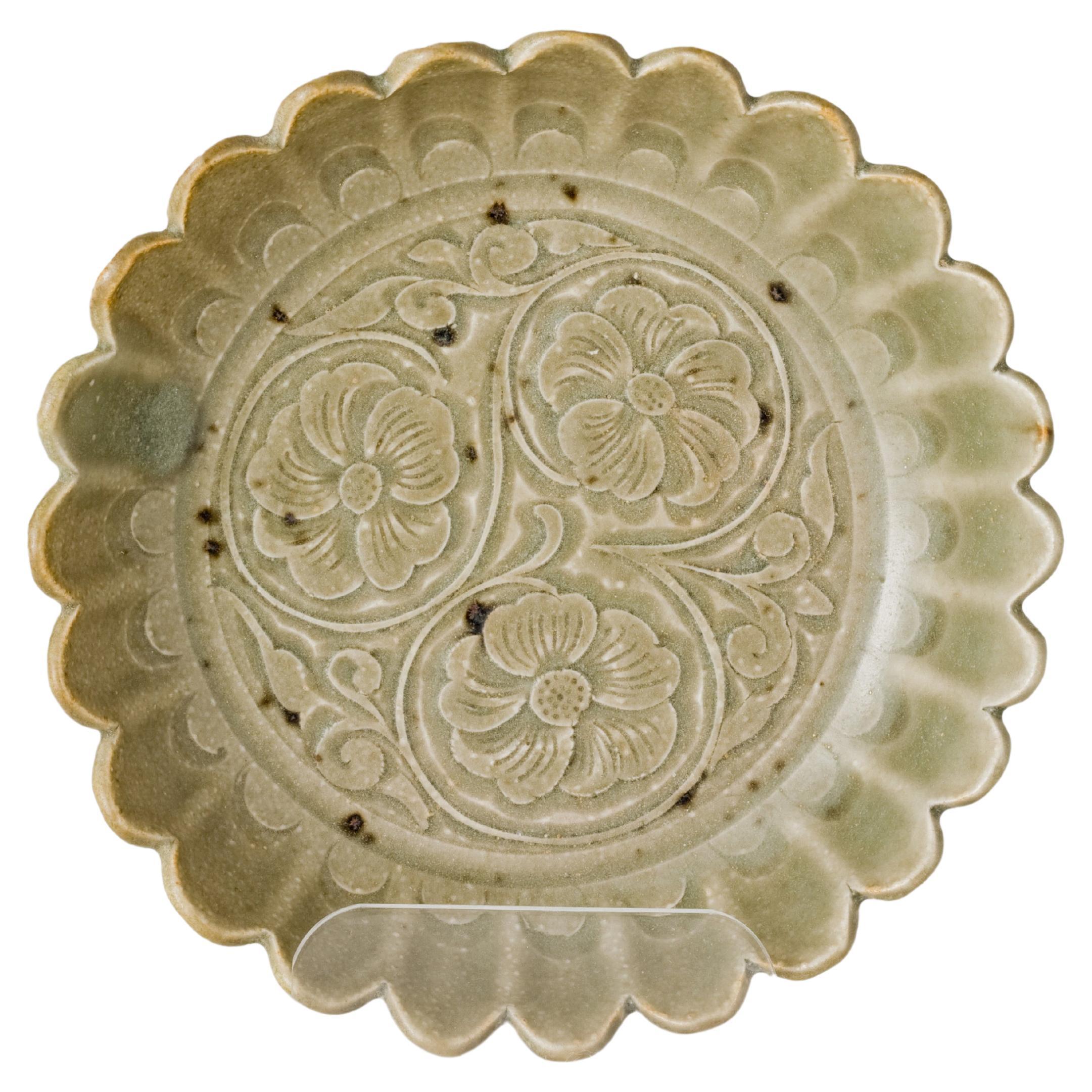 Kleine Chrysanthemenschale aus Celadon, Nördliche Song Dynastie(AD 960~1127)