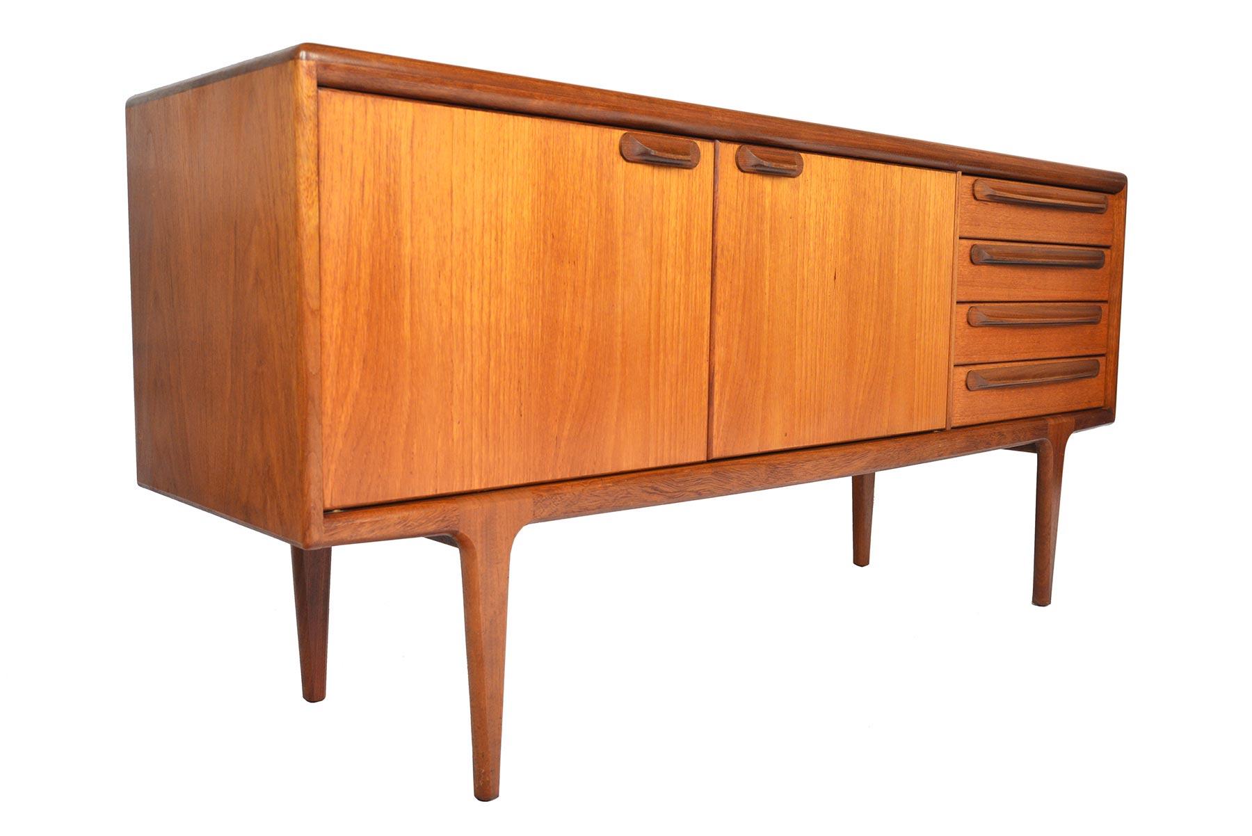 Small Younger Credenza in Teak In Good Condition In Berkeley, CA