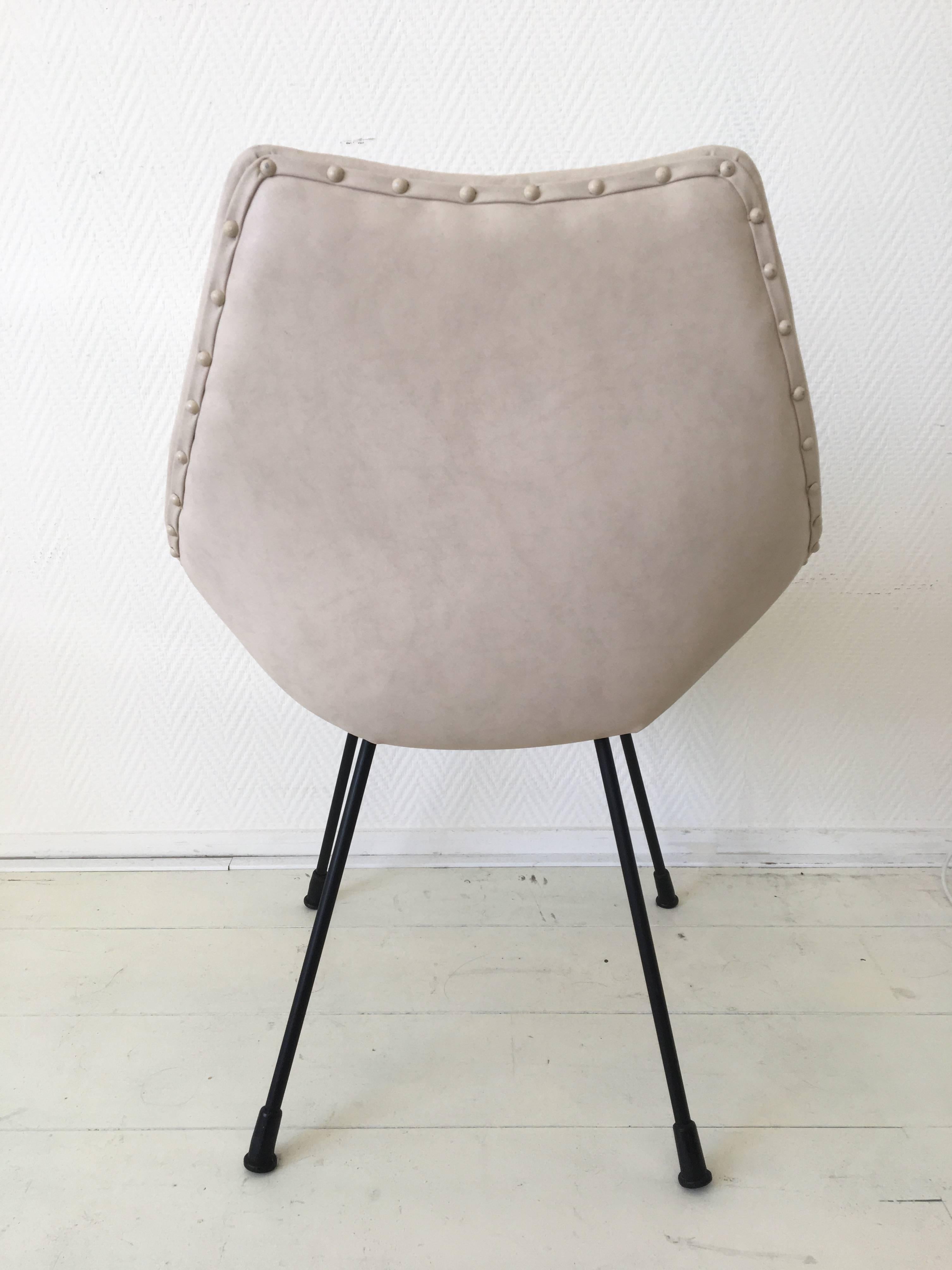 Petite chaise Zakonom Zasticeno en similicuir blanc, années 1960 Bon état à Schagen, NL