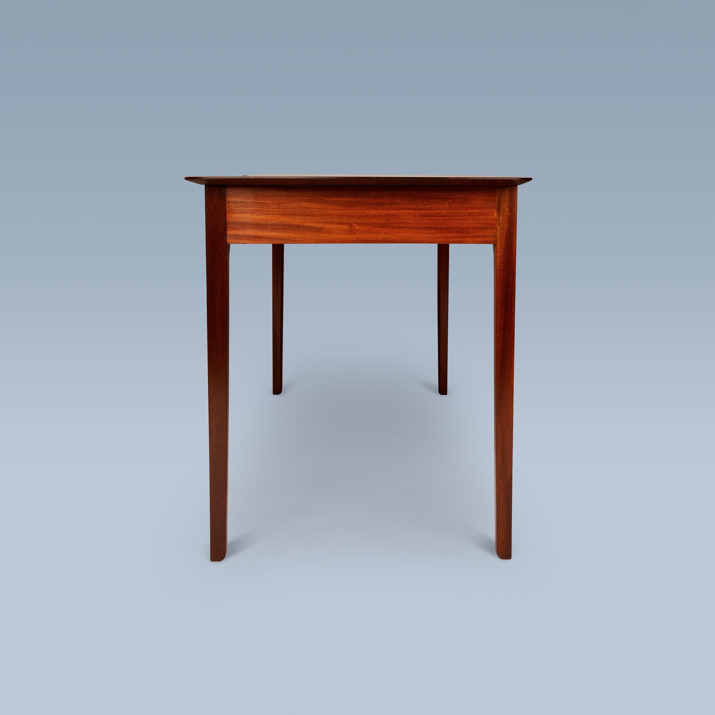 Smaller Danish Lady’s writing desk in mahogany with drawers and brass details For Sale 2