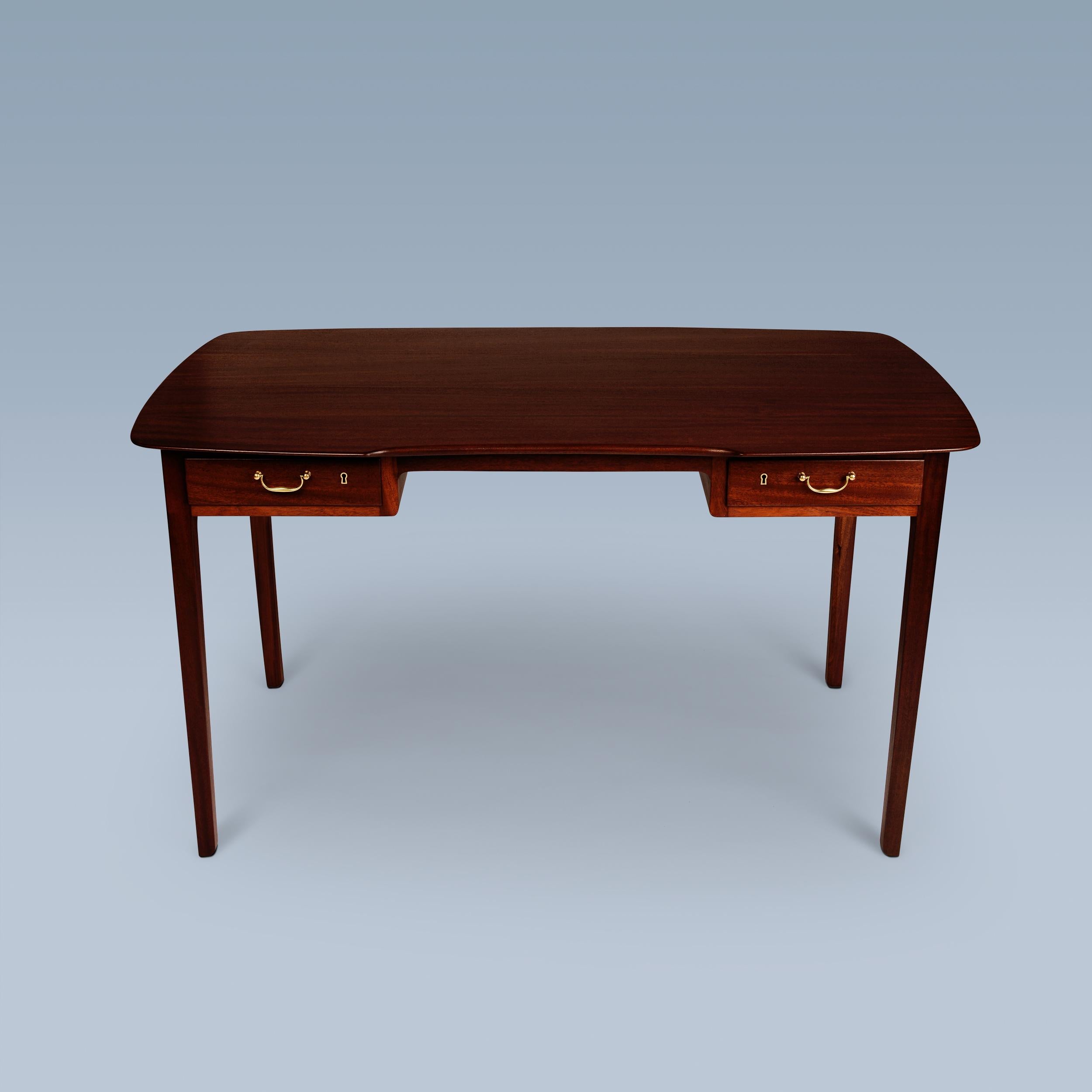 Smaller Danish Lady’s writing desk in mahogany with drawers and brass details For Sale 3
