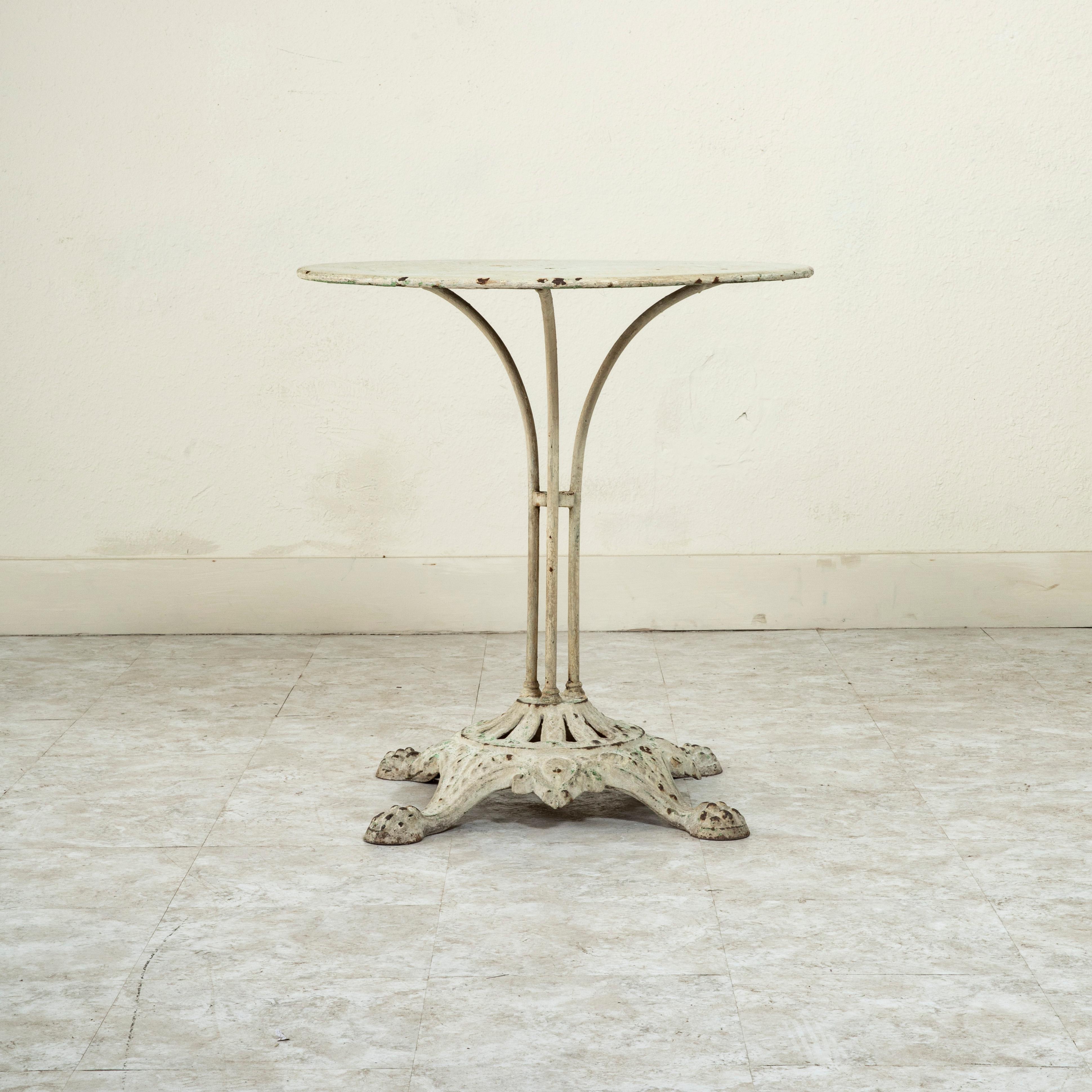 Smaller Scale Late 19th Century French Painted Iron Garden Table, Patio Table For Sale 3